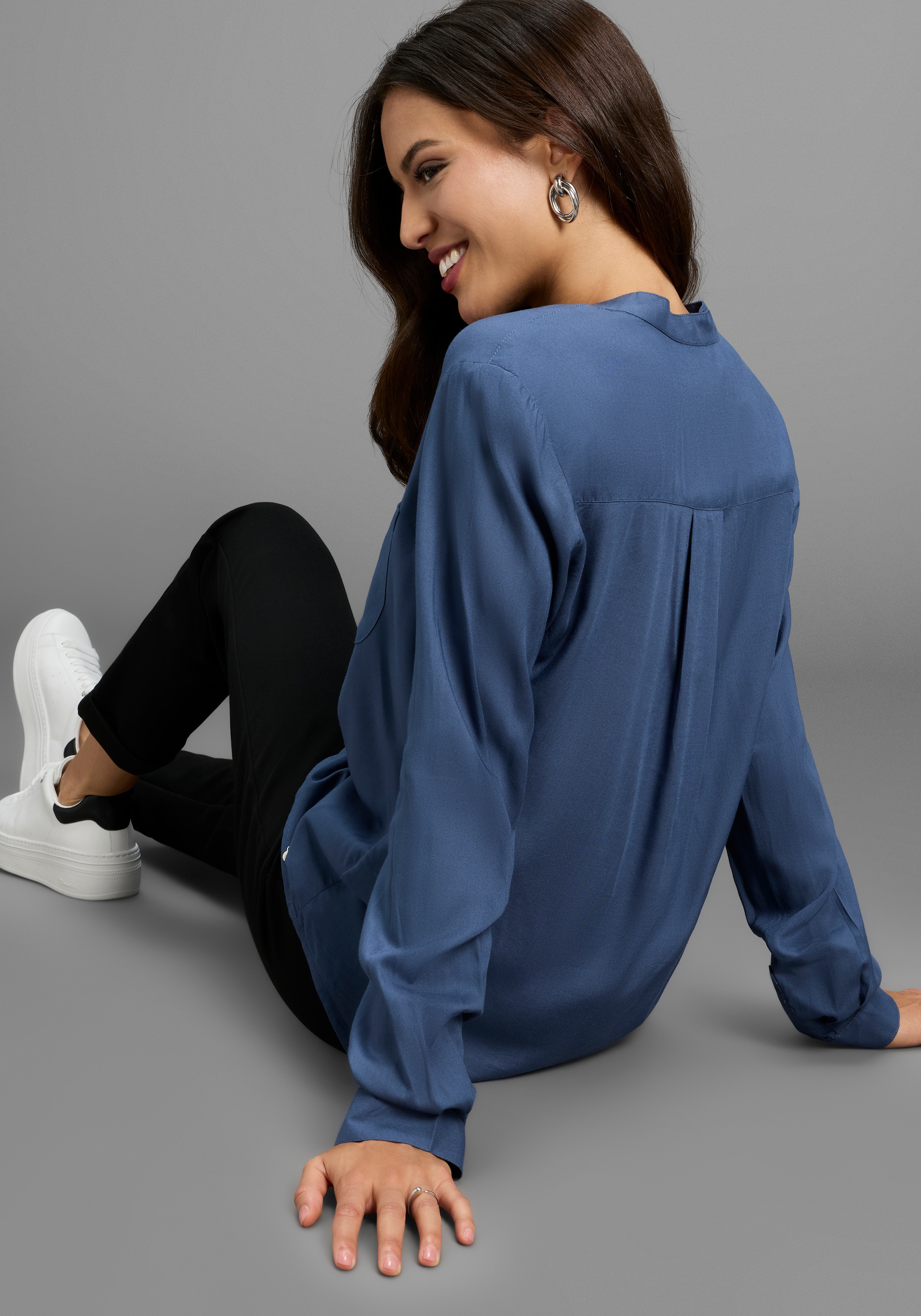 AJC Hemdbluse, mit kleinem Stehkragen und Brusttasche
