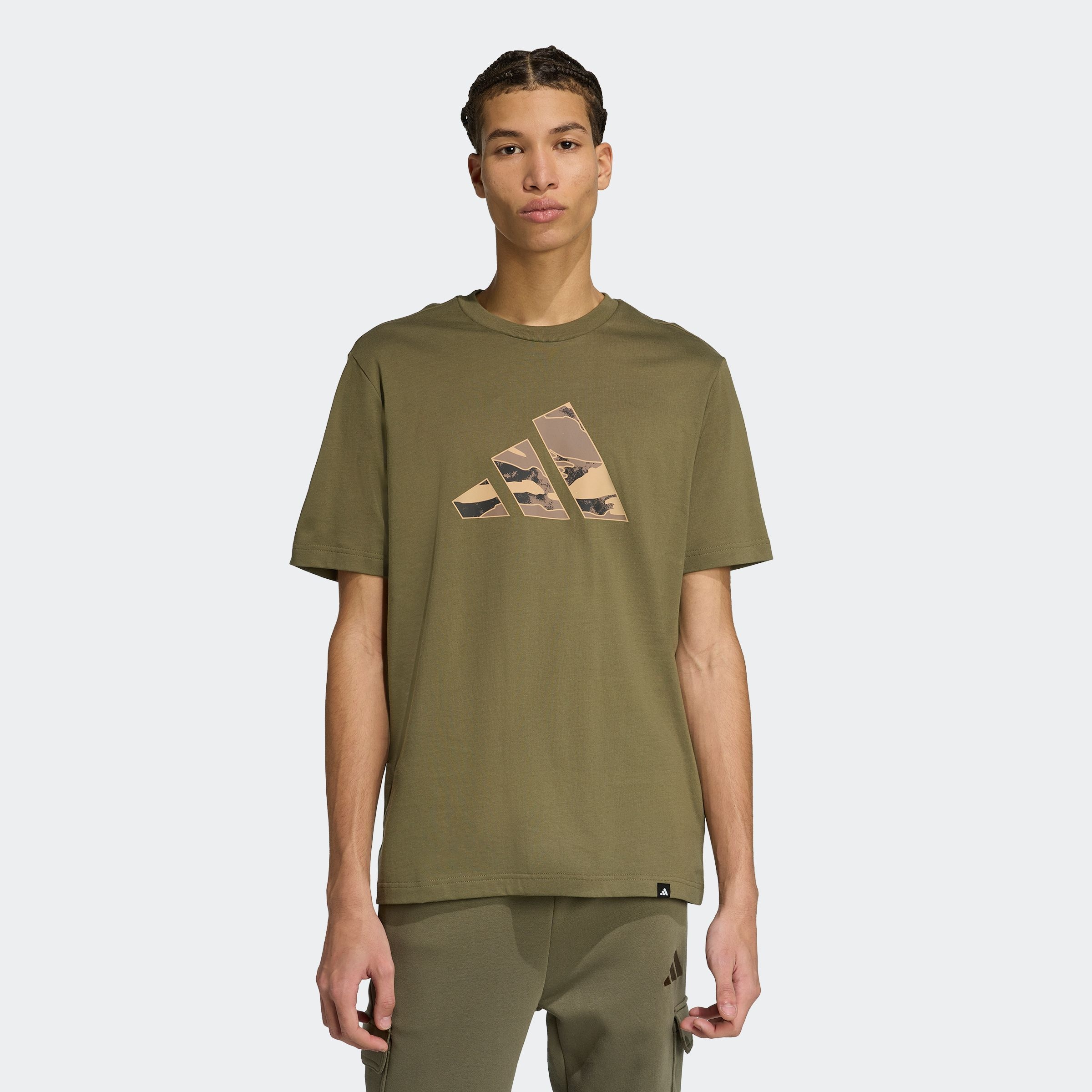 adidas Sportswear T-Shirt »M CAMO LOGO T« sportlicher Stil, ohne Verschluss, aus Baumwoll-Jersey
