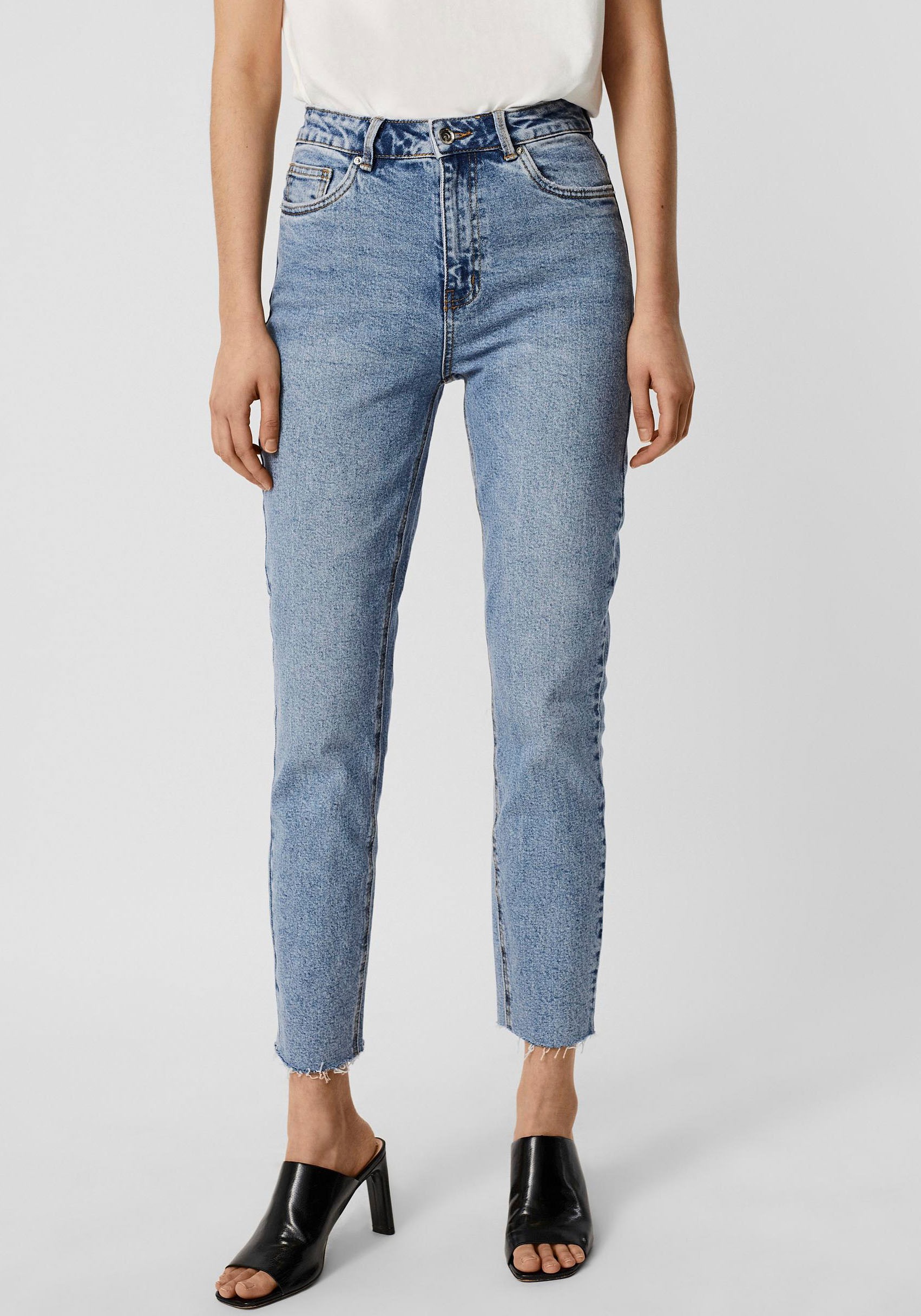 Vero Moda Straight-Jeans "VMBRENDA" mit leicht ausgefranstem Saum, stonewashed für einen Used-Look