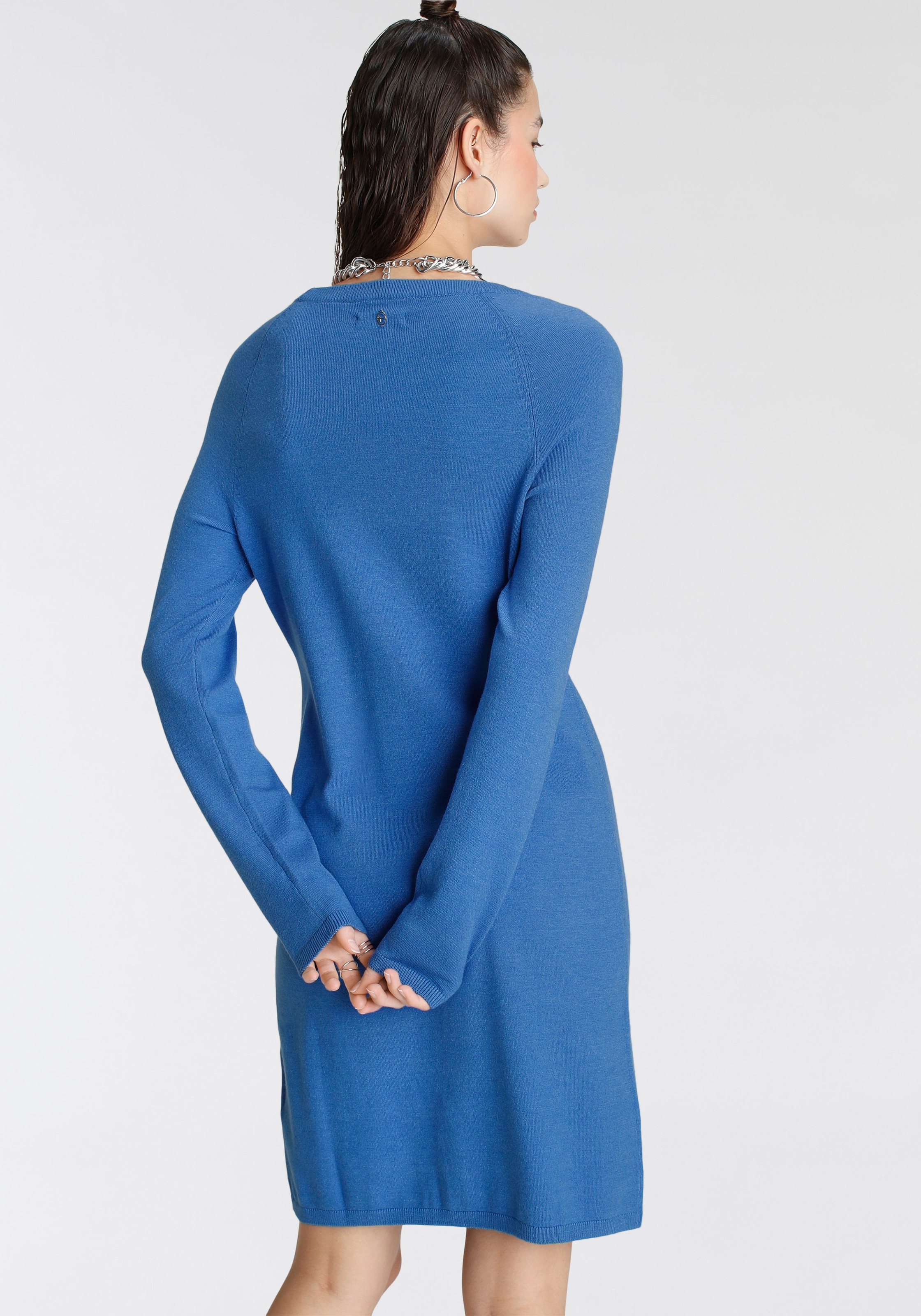 Tamaris Strickkleid, in figurumspielender Form - NEUE KOLLEKTION