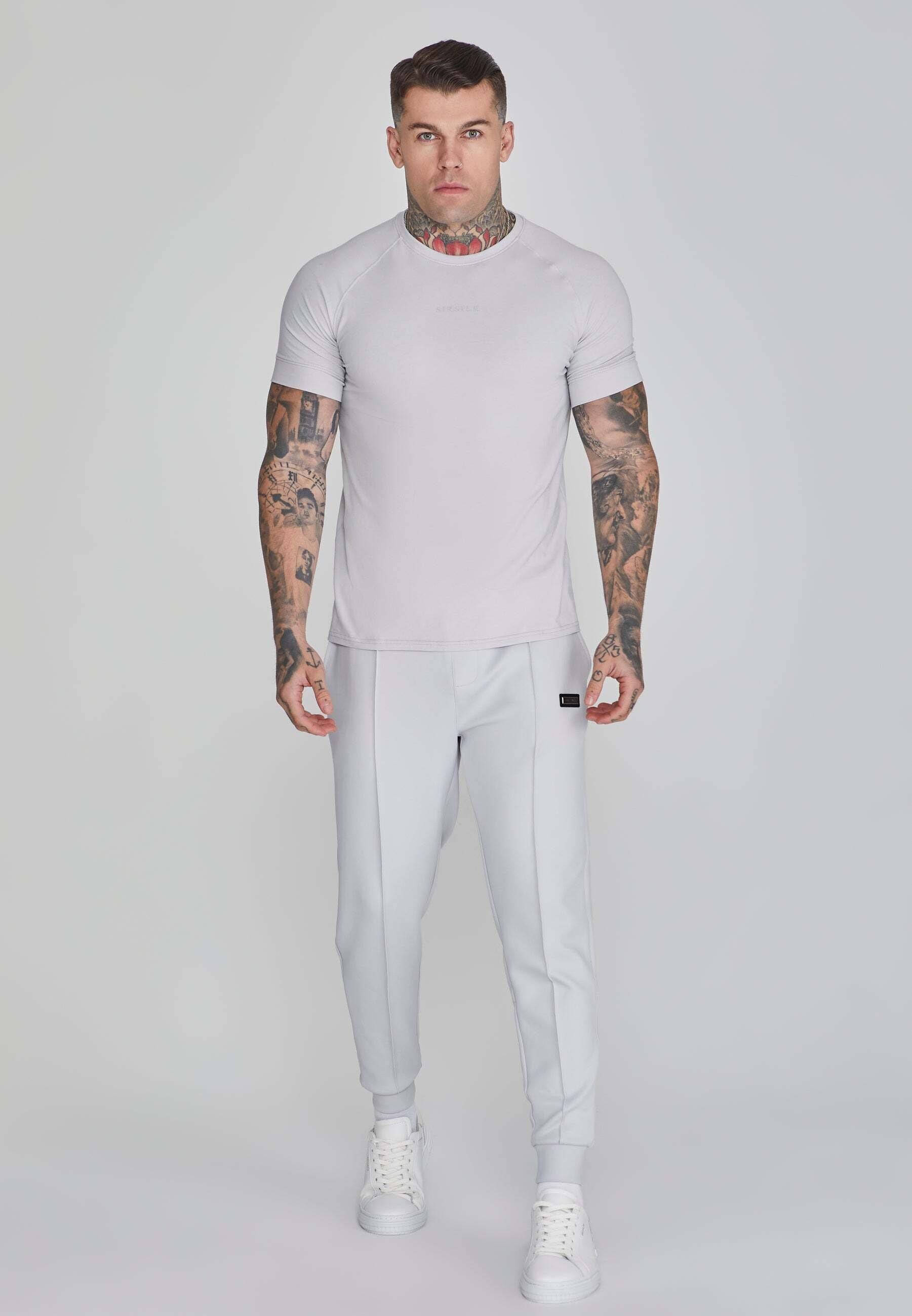 Siksilk T-Shirt »Siksilk T-Shirt Smart T-Shirt in Light Grey«