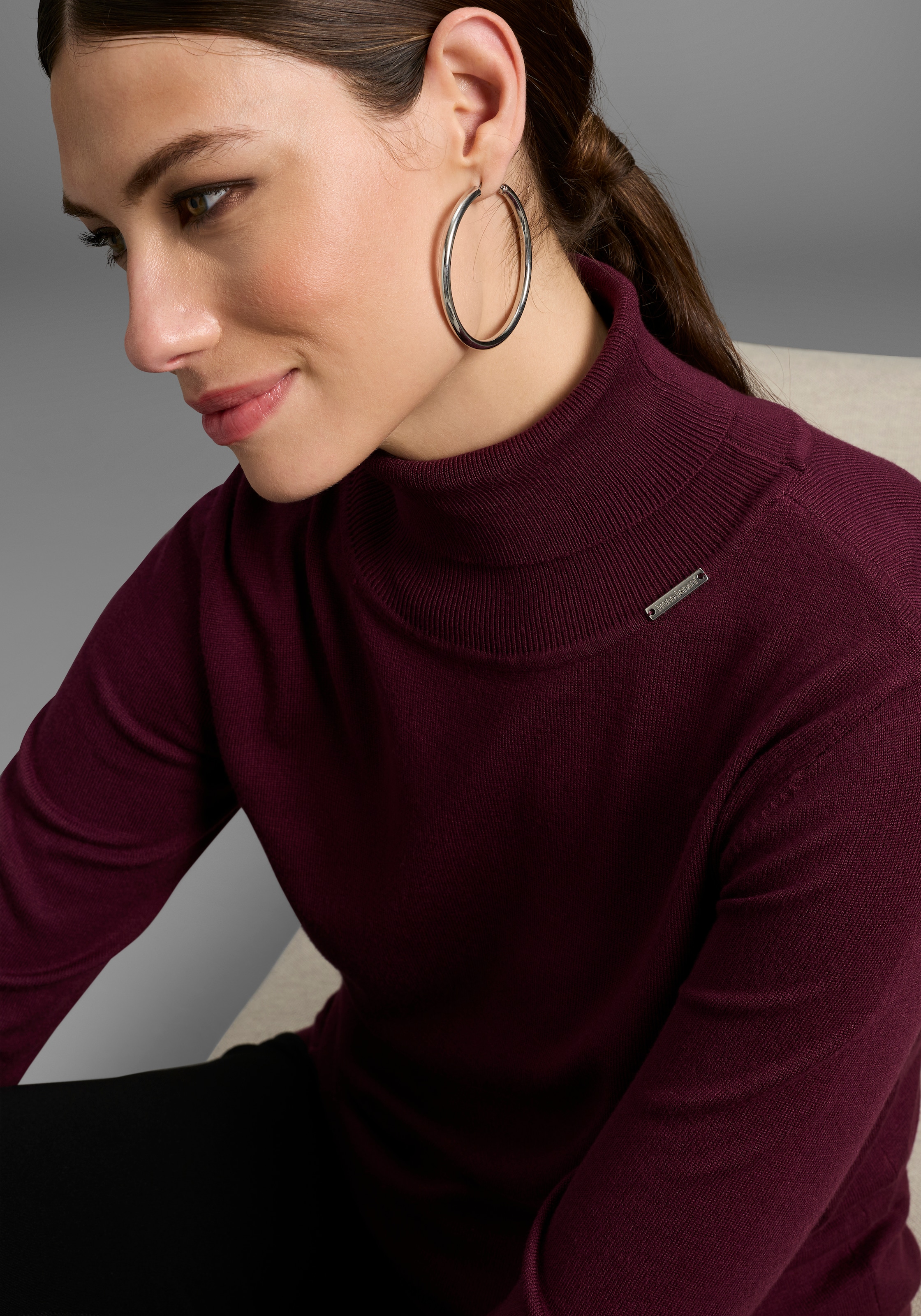 Bruno Banani Rollkragenpullover, mit Metalllogo
