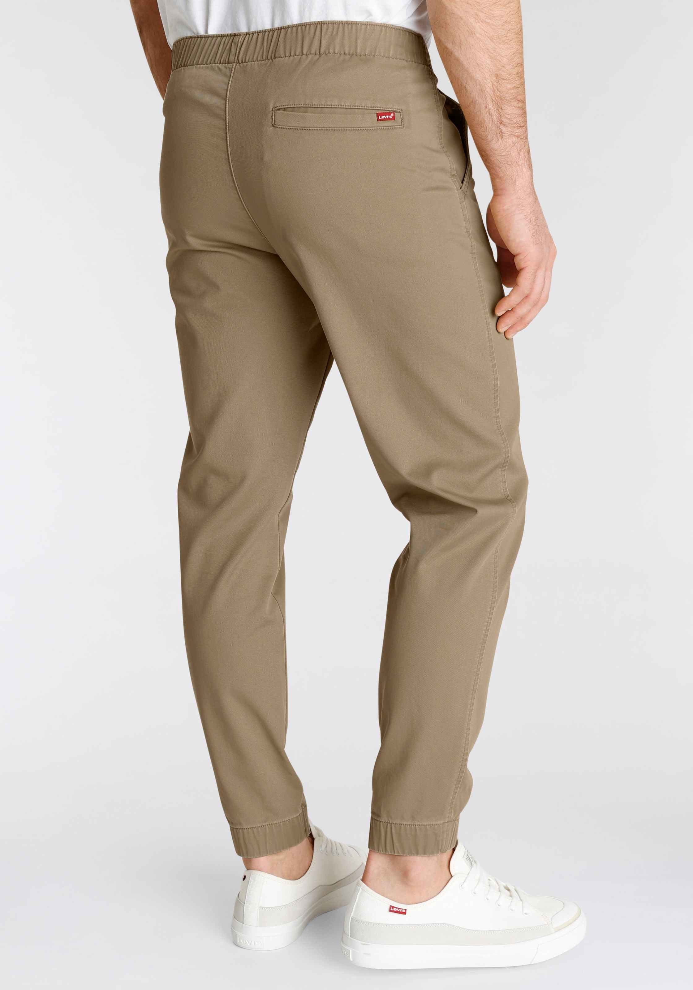 Levi's® Chinohose »LE XX CHINO JOGGER III«, in Unifarbe für leichtes Styling