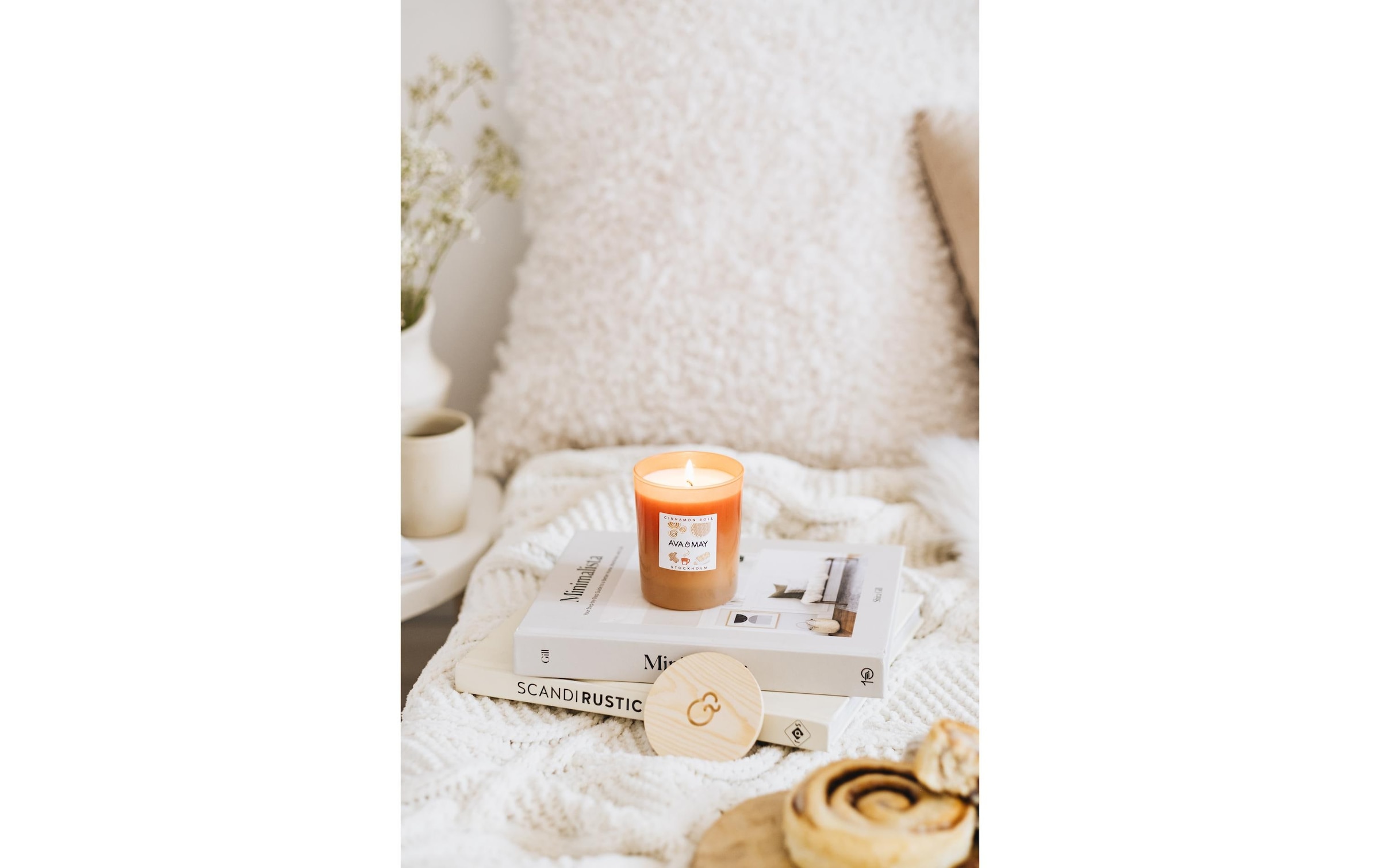 AVA & MAY Duftkerze »Cinnamon roll 180 g«, Holzart: Buche (Schweden)