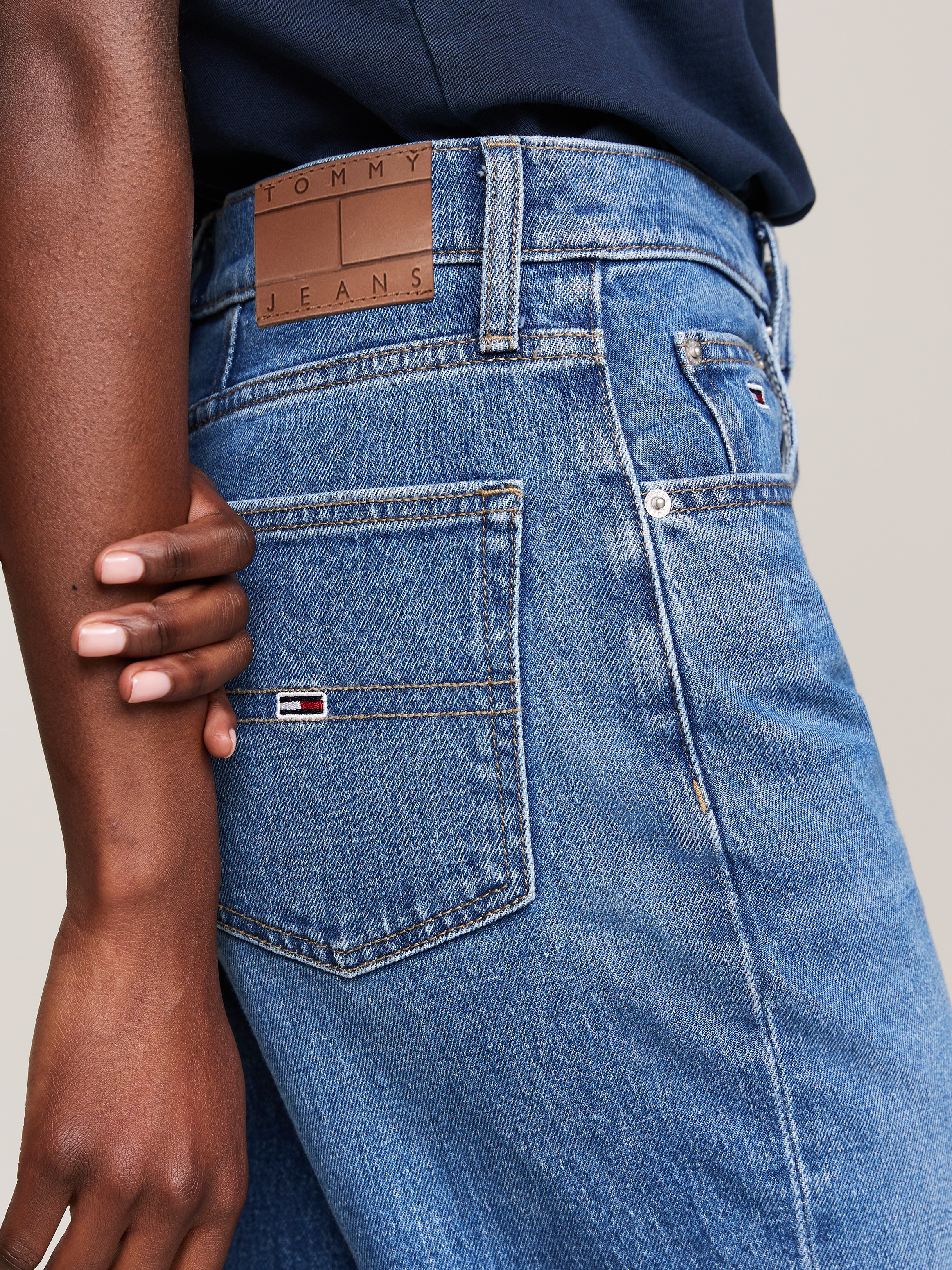 Tommy Jeans Tapered-fit-Jeans »High waist - Mom-Jeans Tapered«