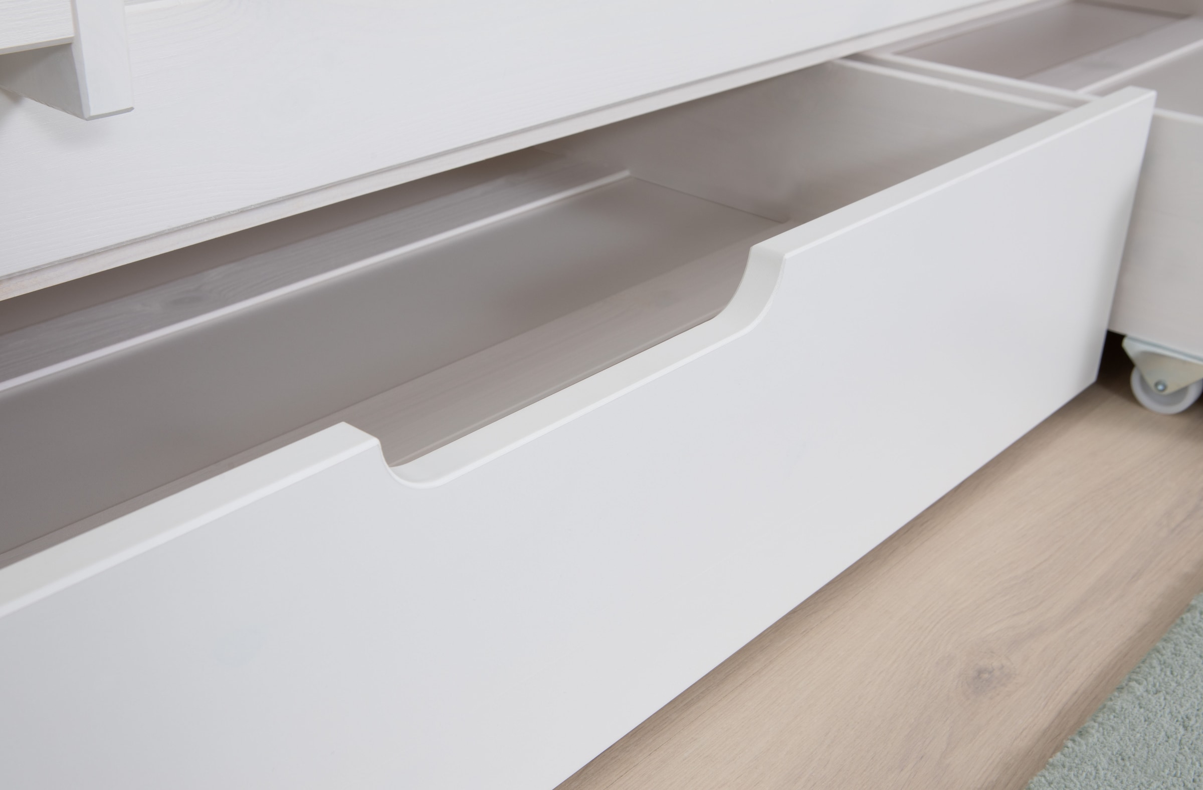 Ticaa Kinder-Etagenbett »René, FSC® zertifiziertes Massivholz, mit Trittleiter + Rundum-Absturzschutz, in natur und weiss lieferbar