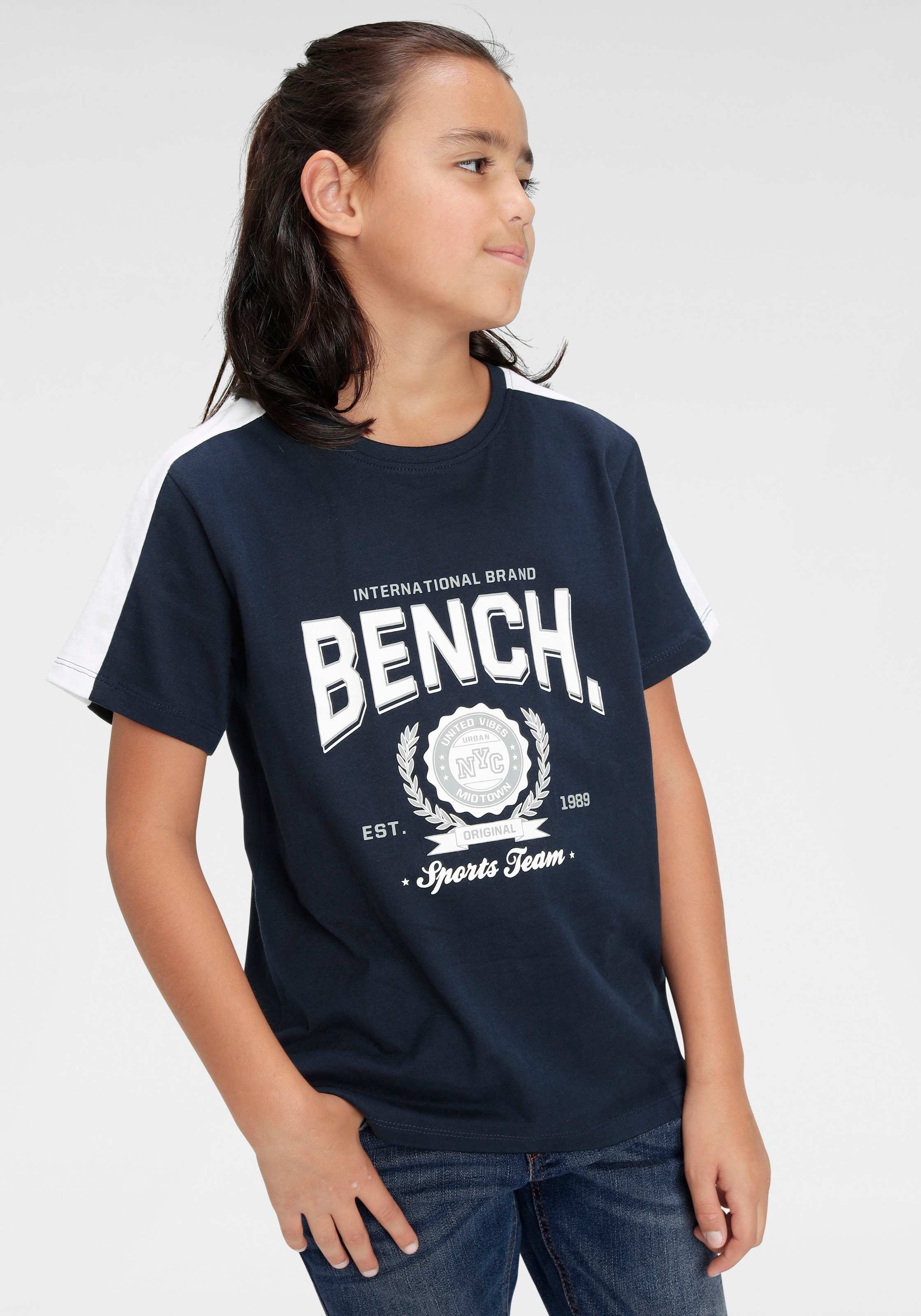 und Bench. Einsätzen farbigen | Print mit T-Shirt, online Jelmoli-Versand ✵ ordern
