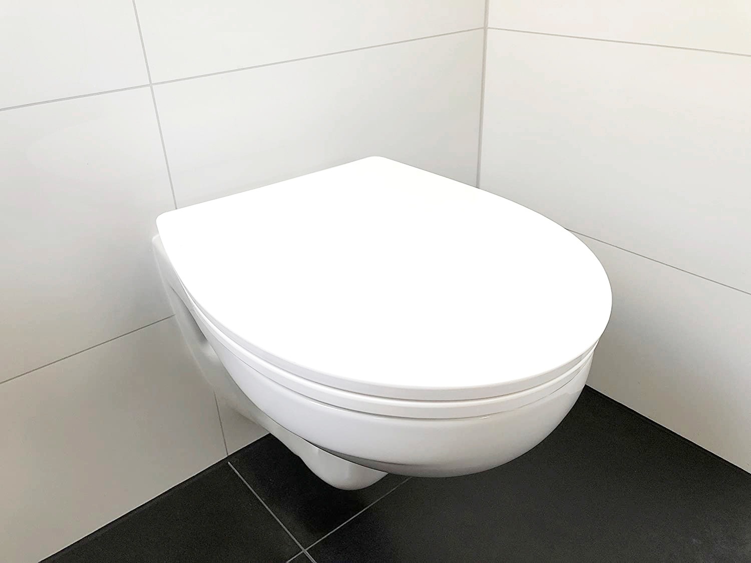 ADOB WC-Sitz "Weiss" Absenkautomatik, zur Reinigung auf Knopfdruck abnehmbar