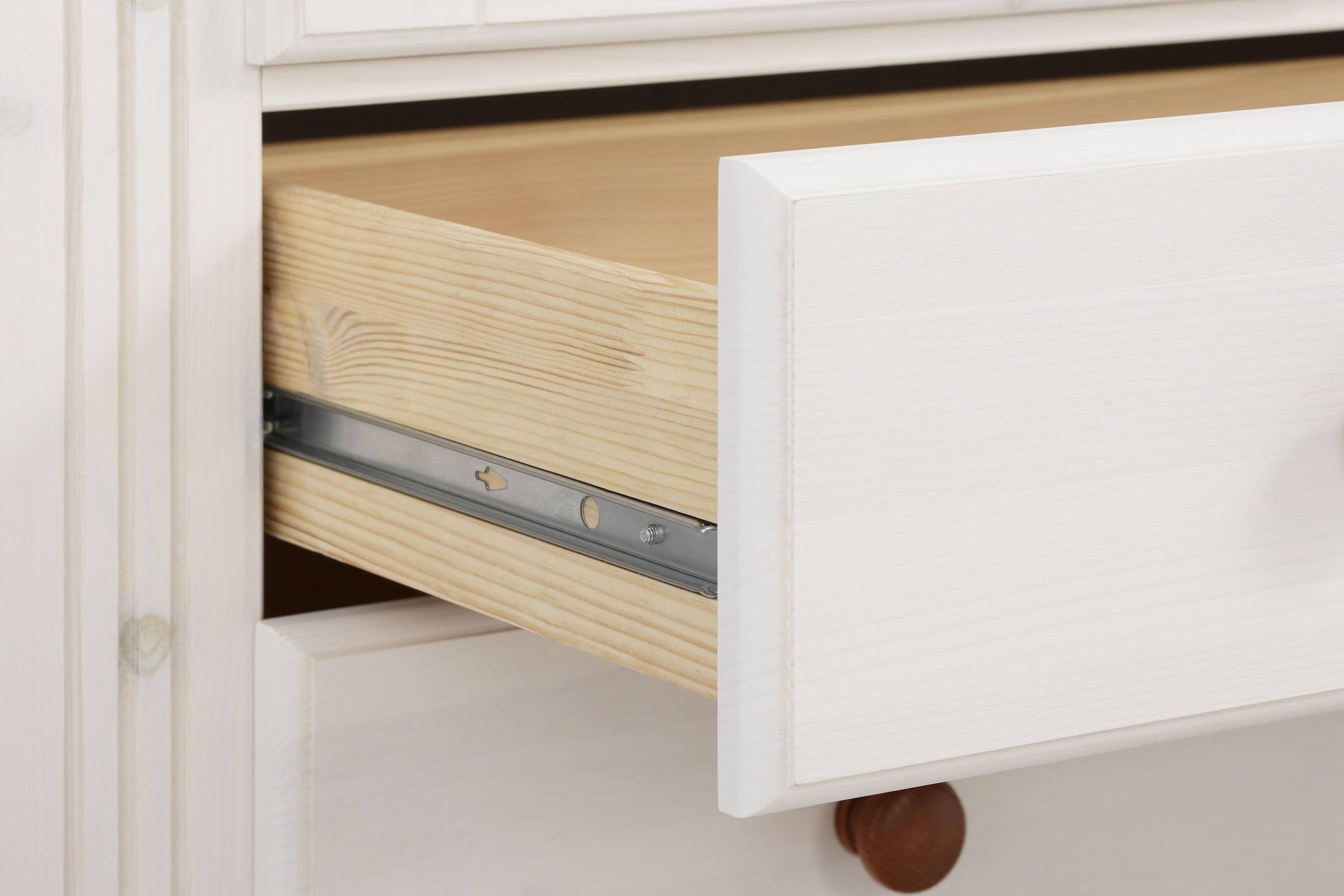 Home affaire Wäscheschrank »Adele, Mehrzweckschrank«, (2 Breiten: 93/130 cm H/T ca. 135/40 cm), aus massiver Kiefer, 2-oder 3-türig