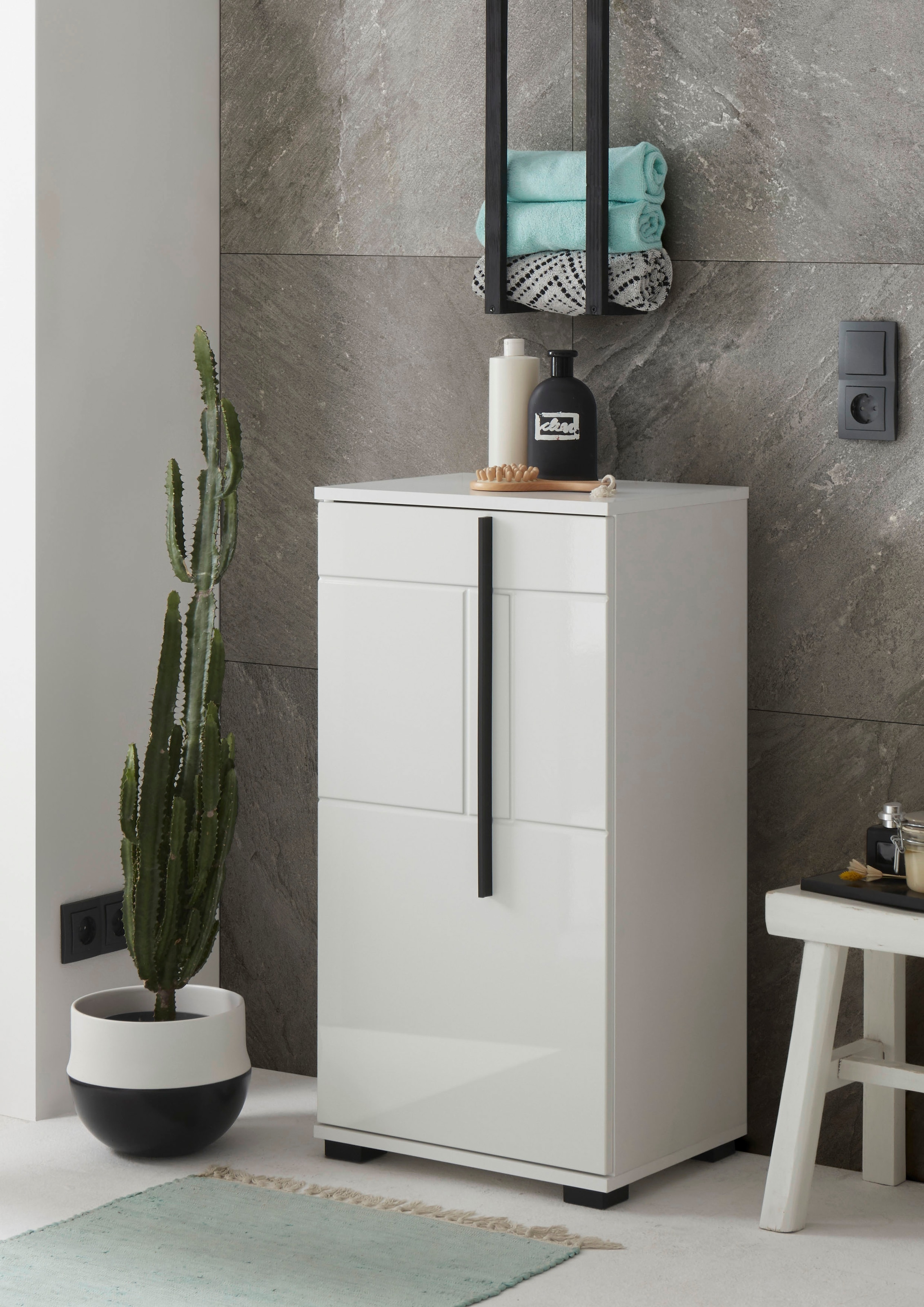 INOSIGN Unterschrank »Cantara, Badschrank in Hochglanz Weiss, Schrank im modernen Design«, mit schwarzen Griffen, ausreichend Stauraum