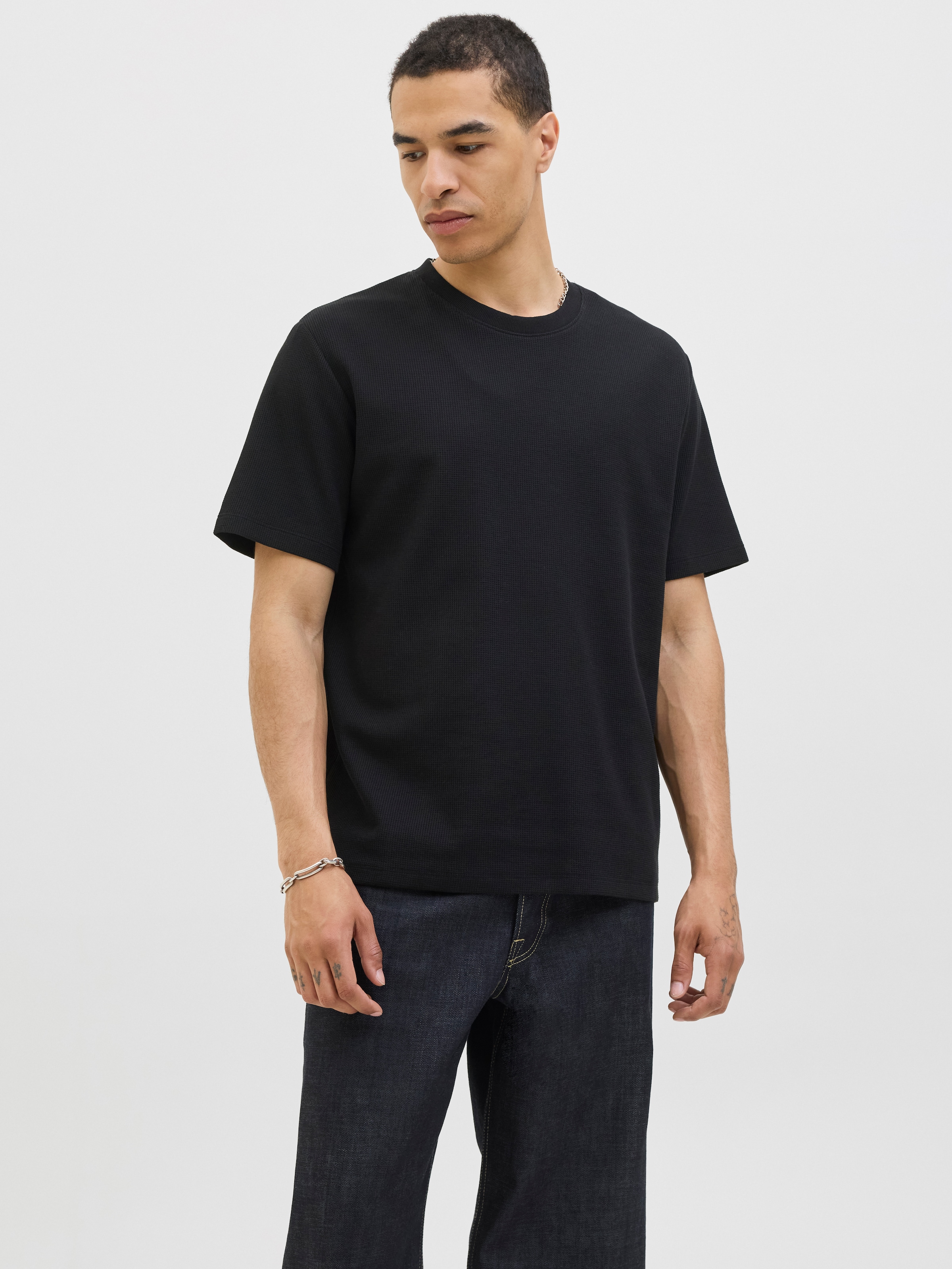Jack & Jones T-Shirt »JJEAUSTIN TEE SS NOOS«, mit Markenlabel