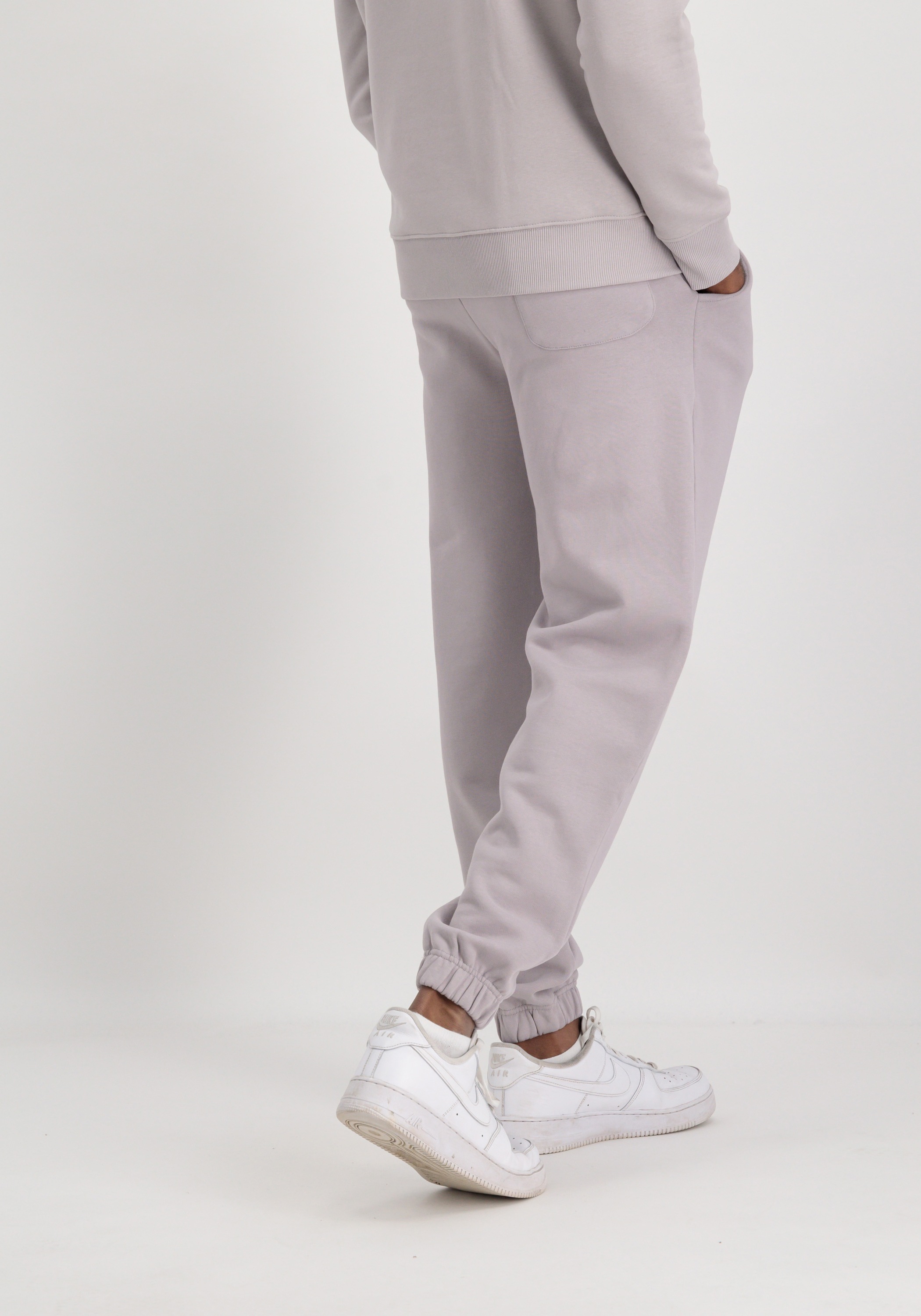 Alpha Industries Jogginghose »Alpha Industries Men - Jogger Organics EMB Regular Jogger«