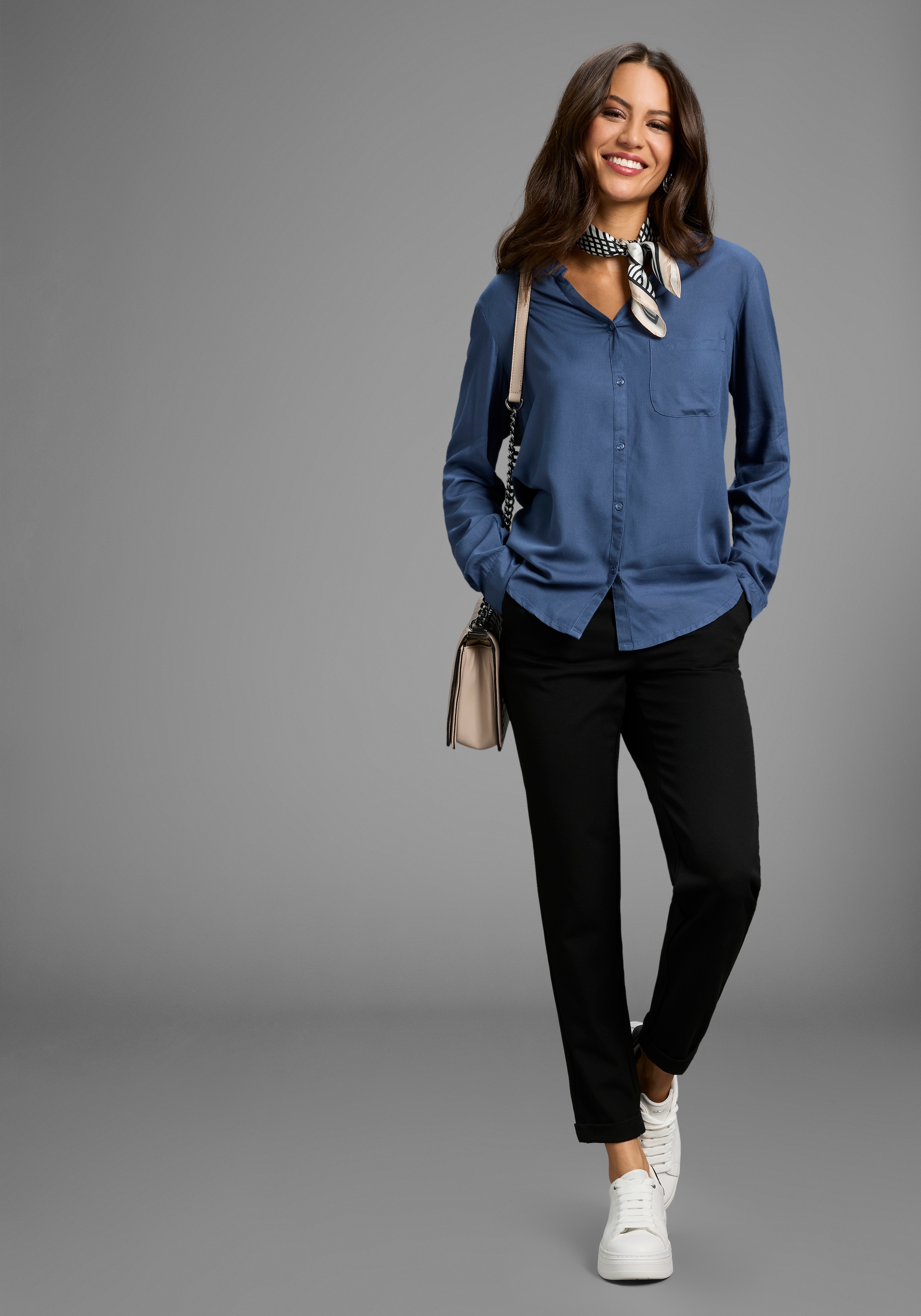 AJC Hemdbluse, mit kleinem Stehkragen und Brusttasche
