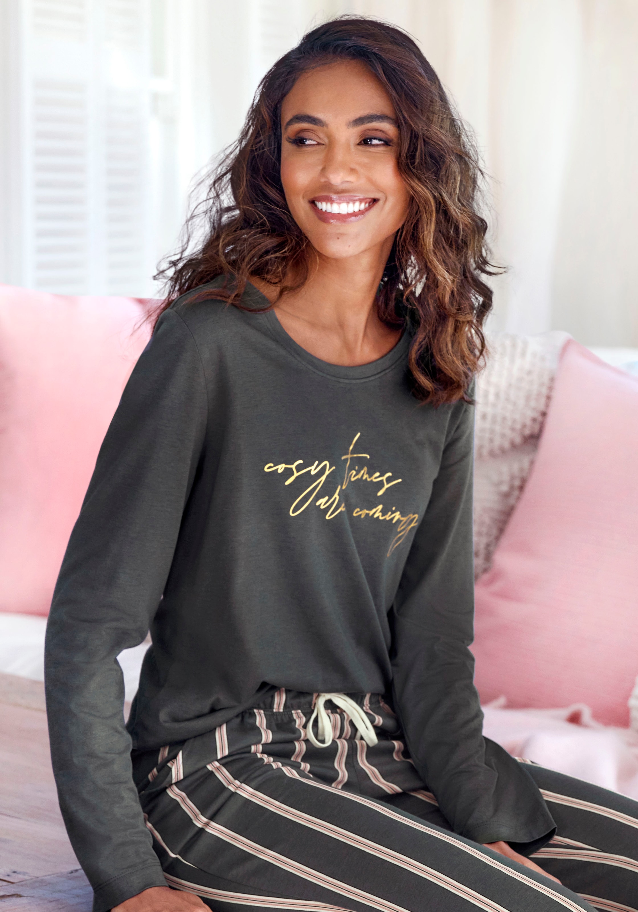LASCANA Pyjamaoberteil mit Folienprint