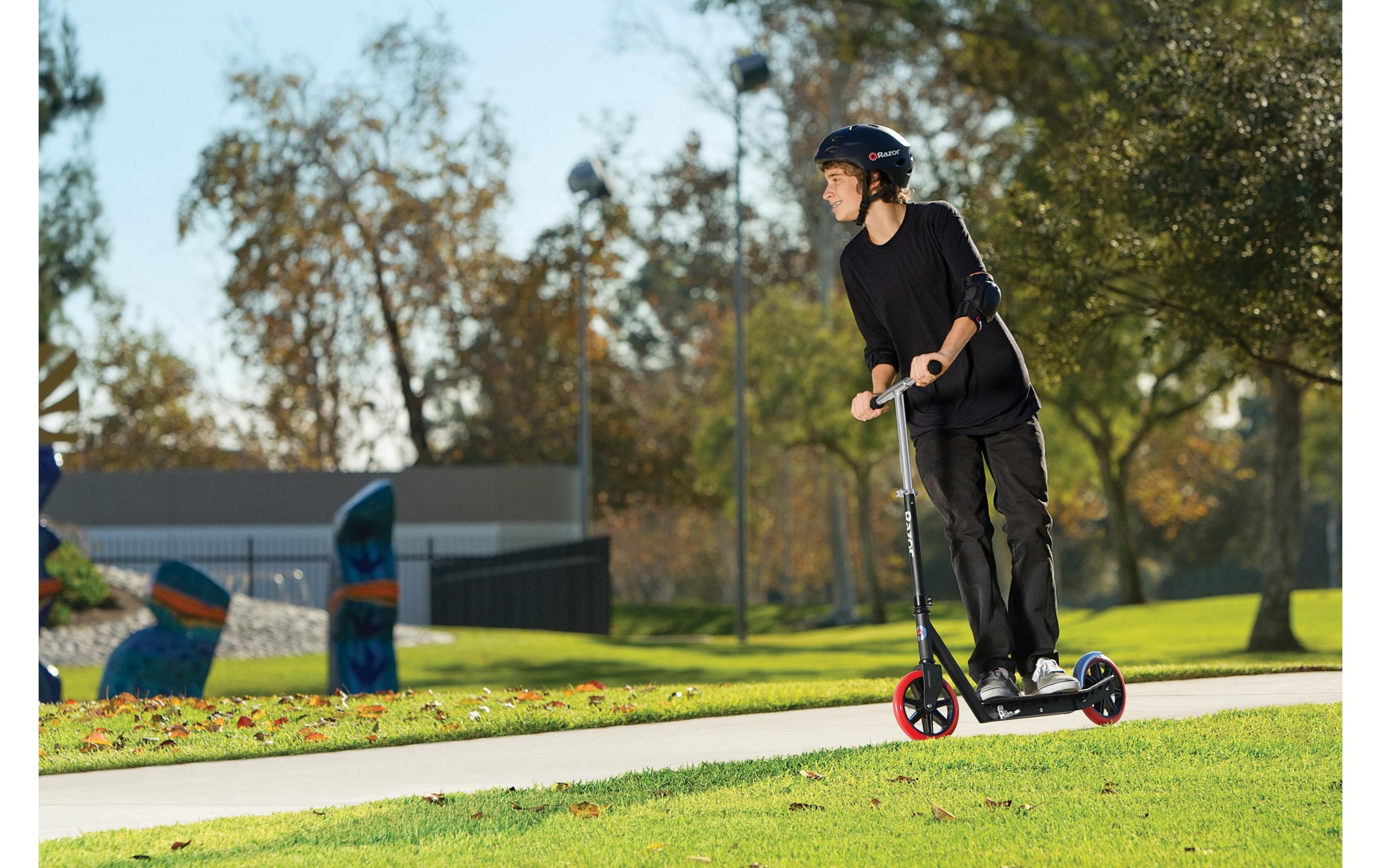 Razor Scooter »Carbon Lux Scooter Schwarz 23L«