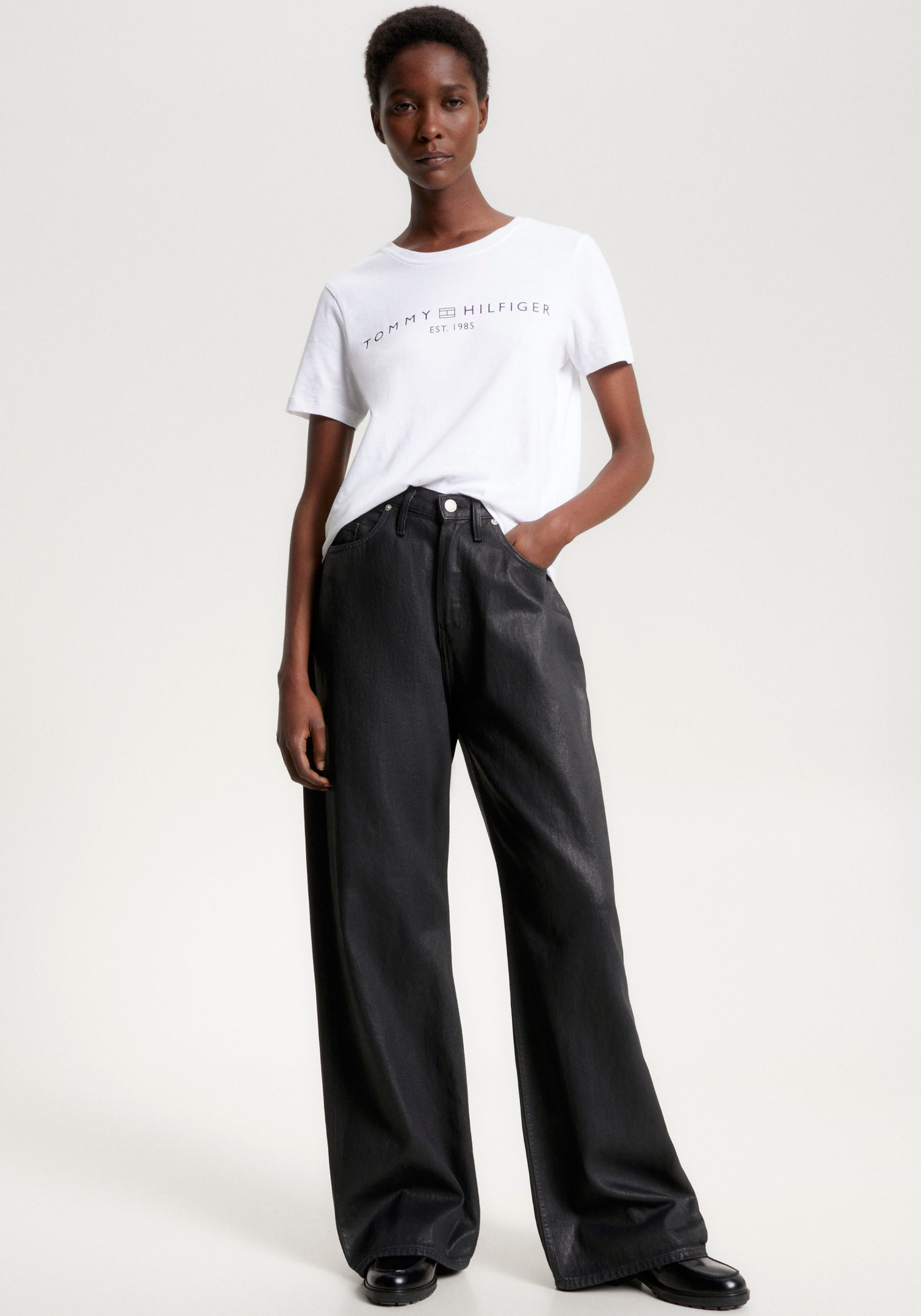Tommy Hilfiger T-Shirt »REG CORP LOGO C-NK mit Logoschriftzug und Stickerei«, meliert, casual, regular fit, Baumwolle, Rundhals