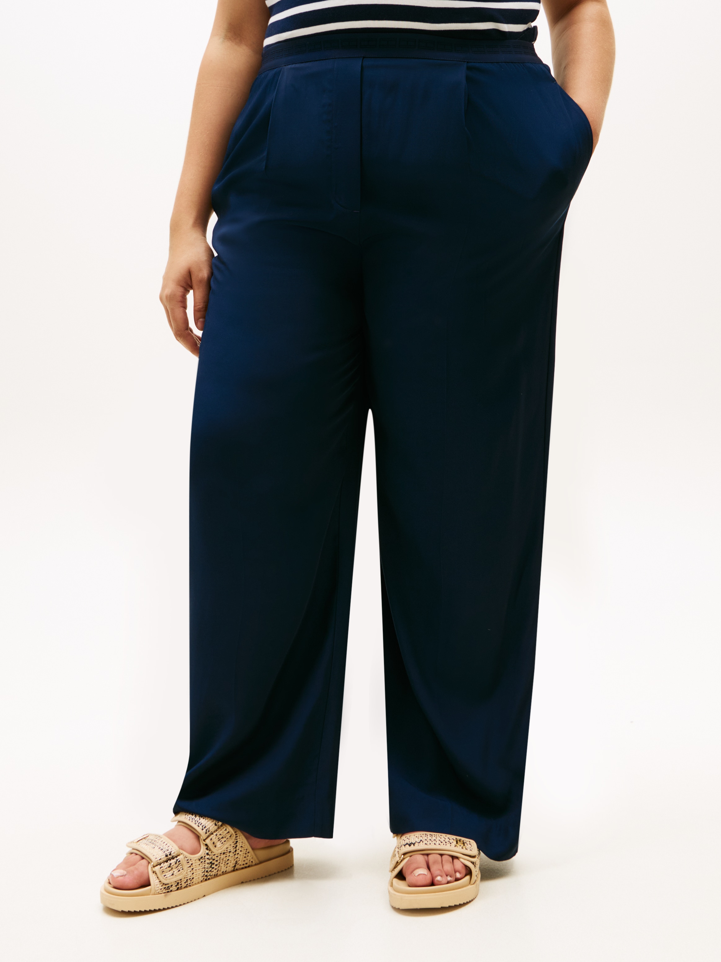 Tommy Hilfiger Curve Anzughose "CRV VIS TWILL PULL ON STR PANTS" in grossen Grössen