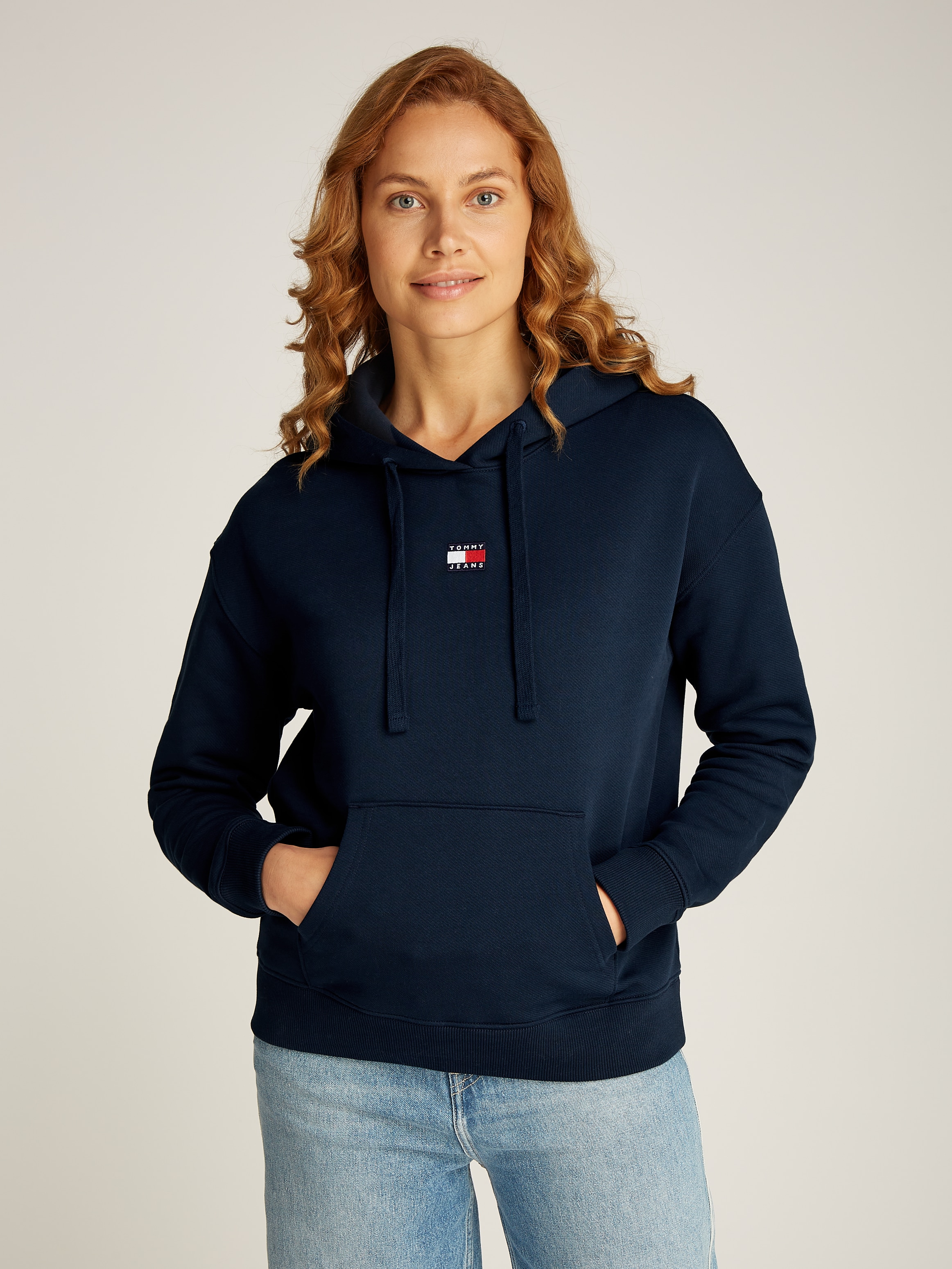 Tommy Jeans Kapuzensweatshirt »TJW BXY BADGE HOODIE«, mit Logostickerei