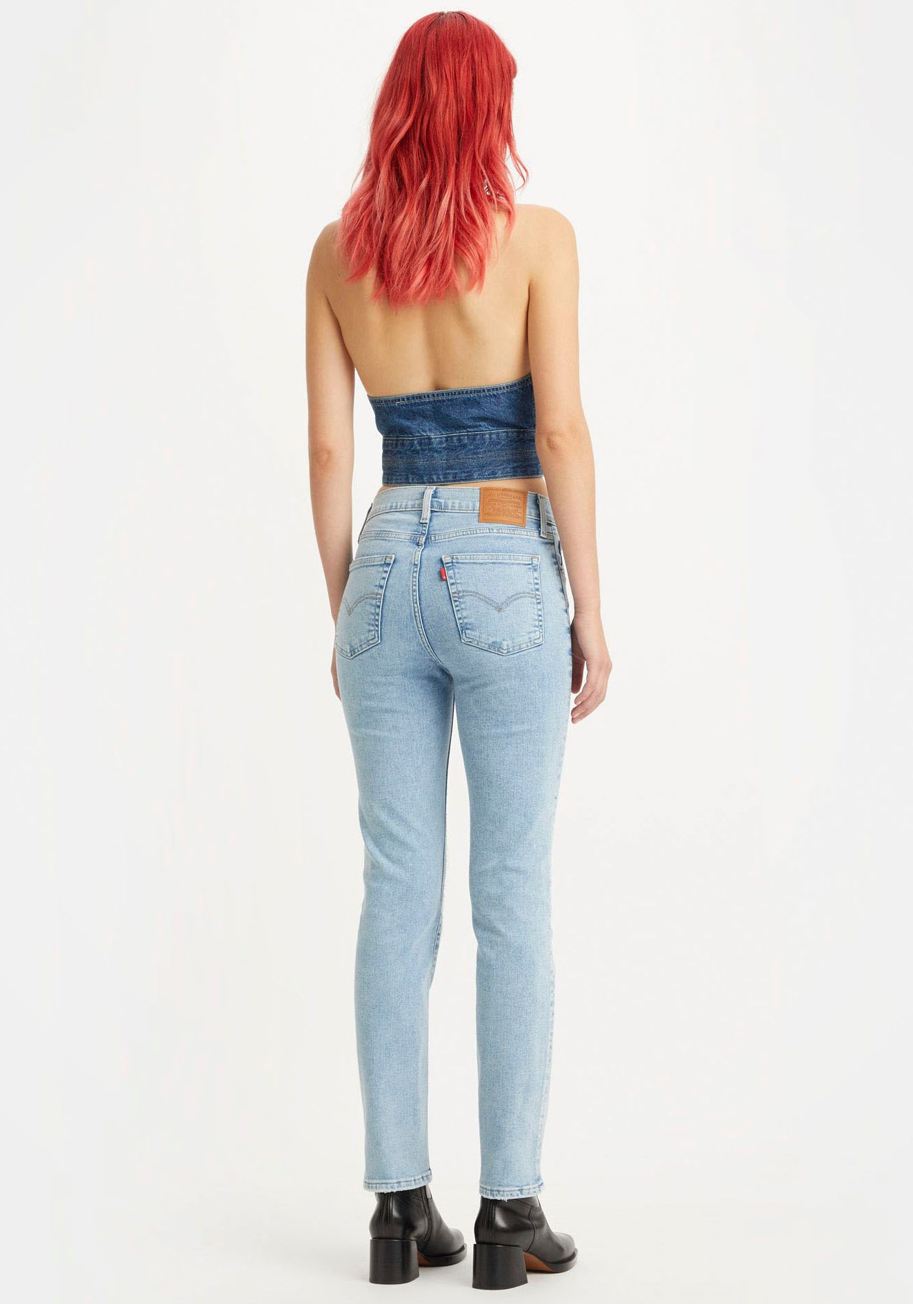 Levi's® High-waist-Jeans »724 HIGH RISE STRAIGHT«, mit Patches vorn