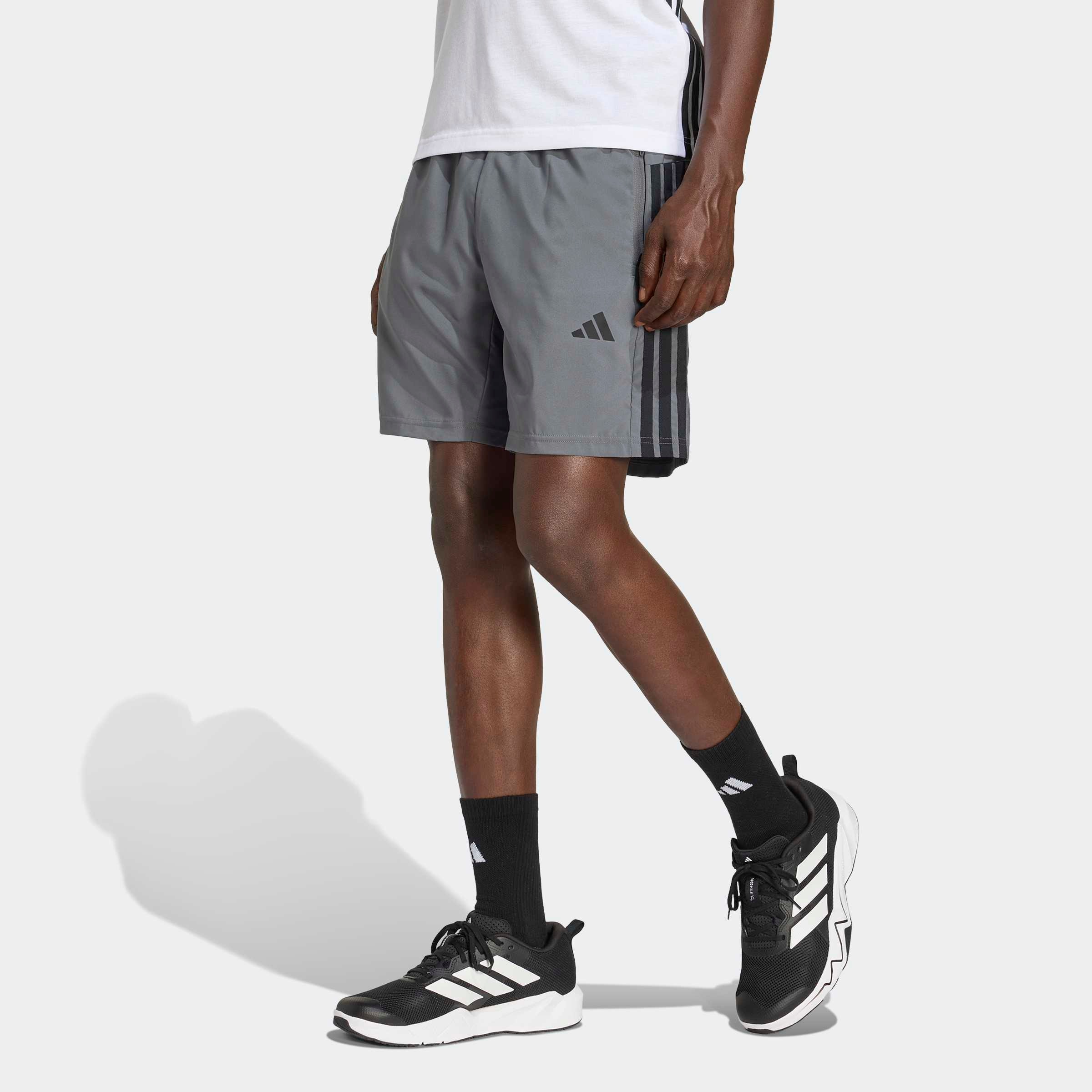 adidas Performance Shorts "WORKOUT ESSENTIALS BASE 3 STRIPES WOVEN" normal-weit, für Fitness und Sportmode, sportlich, aus Polyester