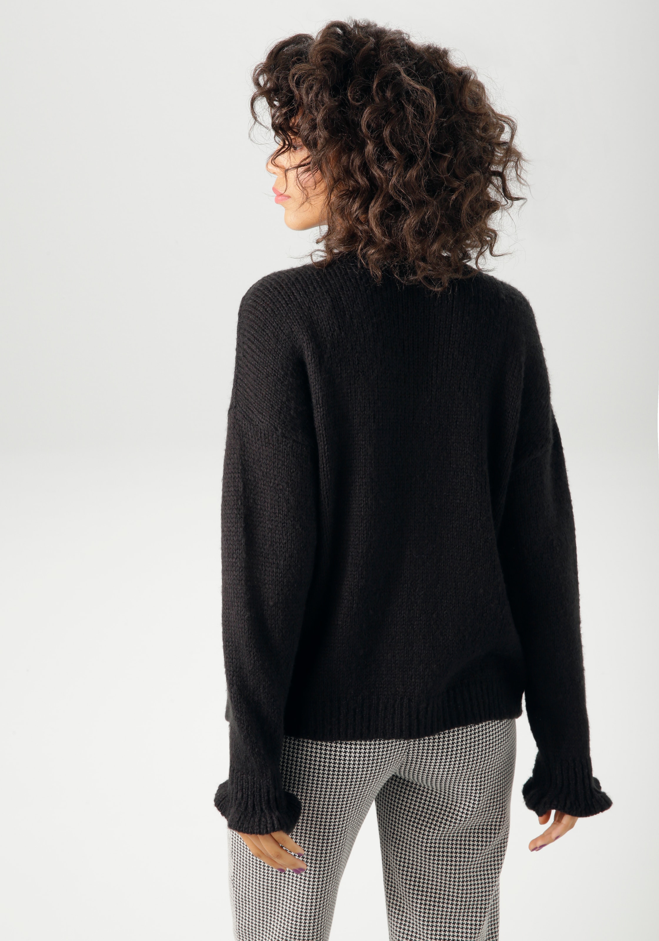 Aniston CASUAL Strickjacke, mit trendigen Bindebändern zu schliessen - NEUE KOLLEKTION