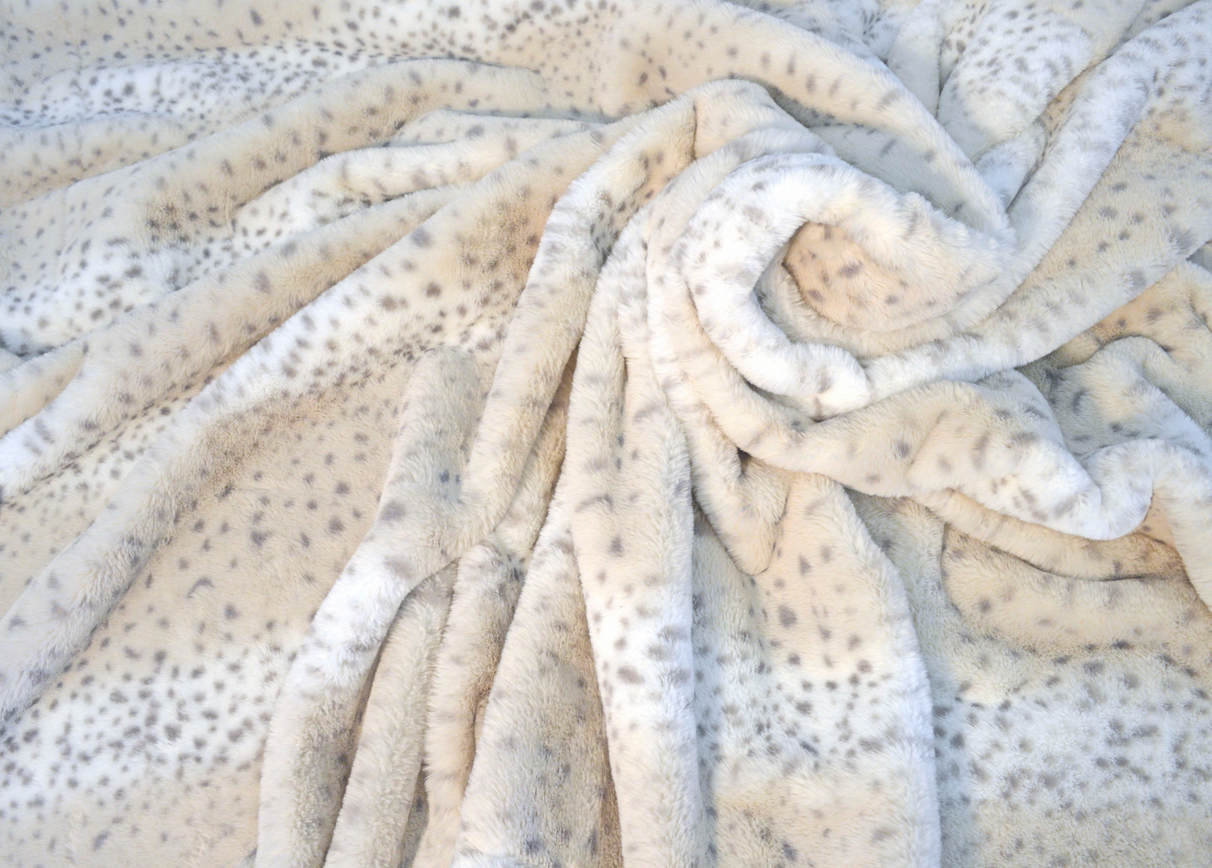 MESANA Jelmoli-Versand | Fellimitat »Schneeleopard«, aus kaufen hochwertigem Wohndecke online