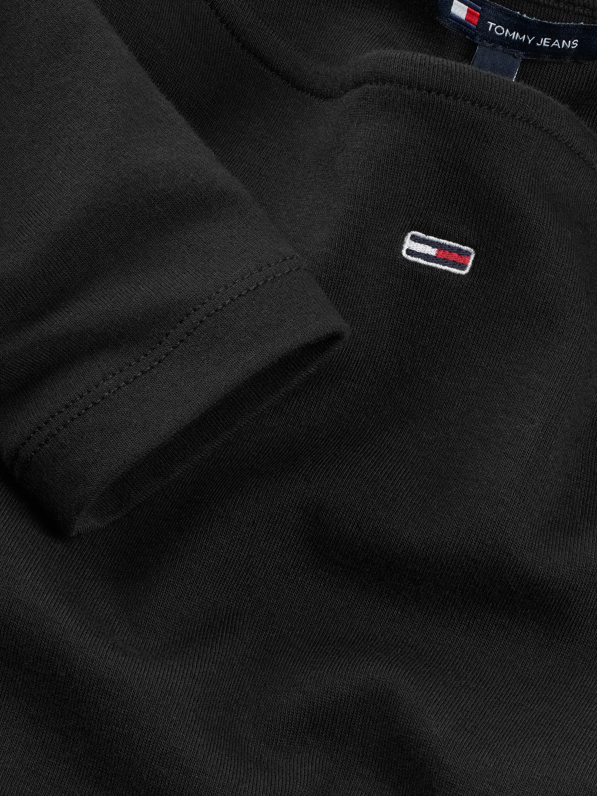 Tommy Jeans Langarmshirt »TJW BOAT NECK TOP LS«, mit Logostickerei