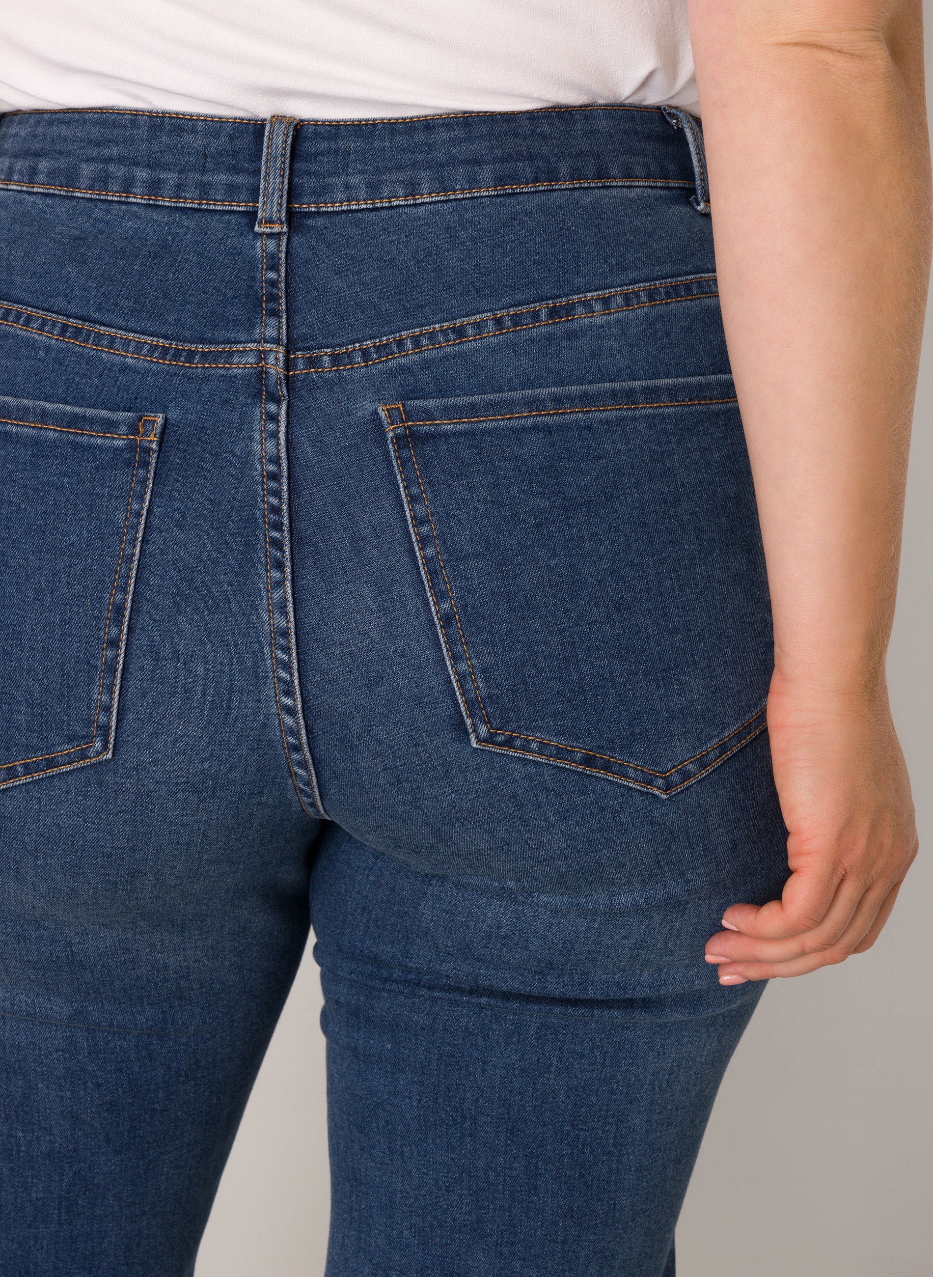 Base Level Curvy Slim-fit-Jeans, in grossen Grössen