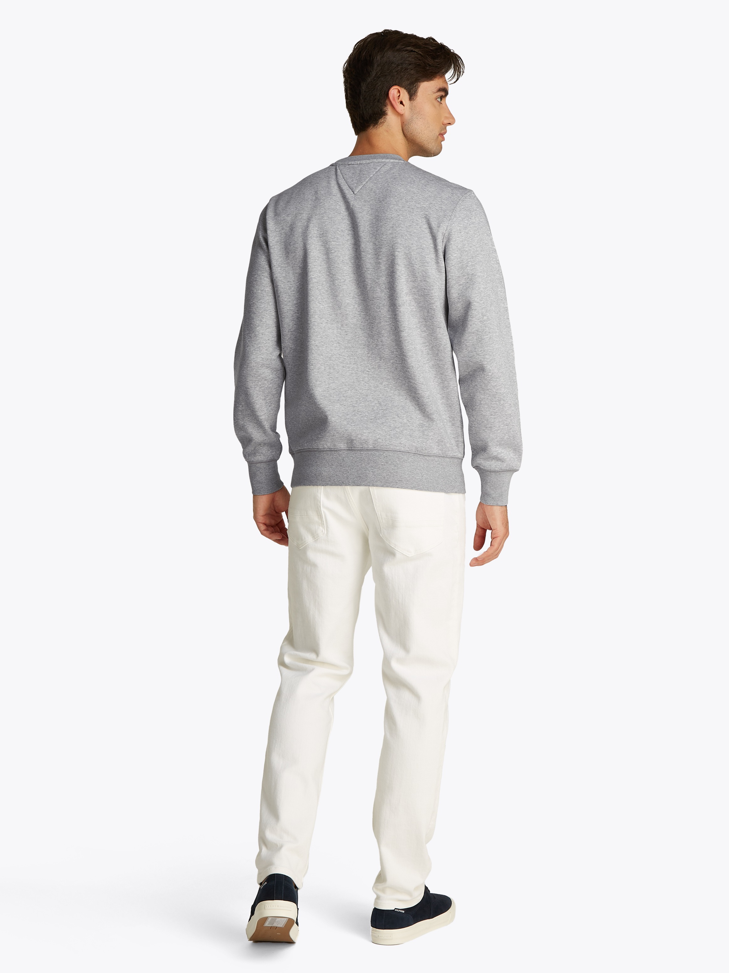 Tommy Hilfiger Sweatshirt »TOMMY LOGO SWEATSHIRT mit Rundhals und Stickerei«, unifarben, casual, regular fit, Baumwollmix, Rundhals