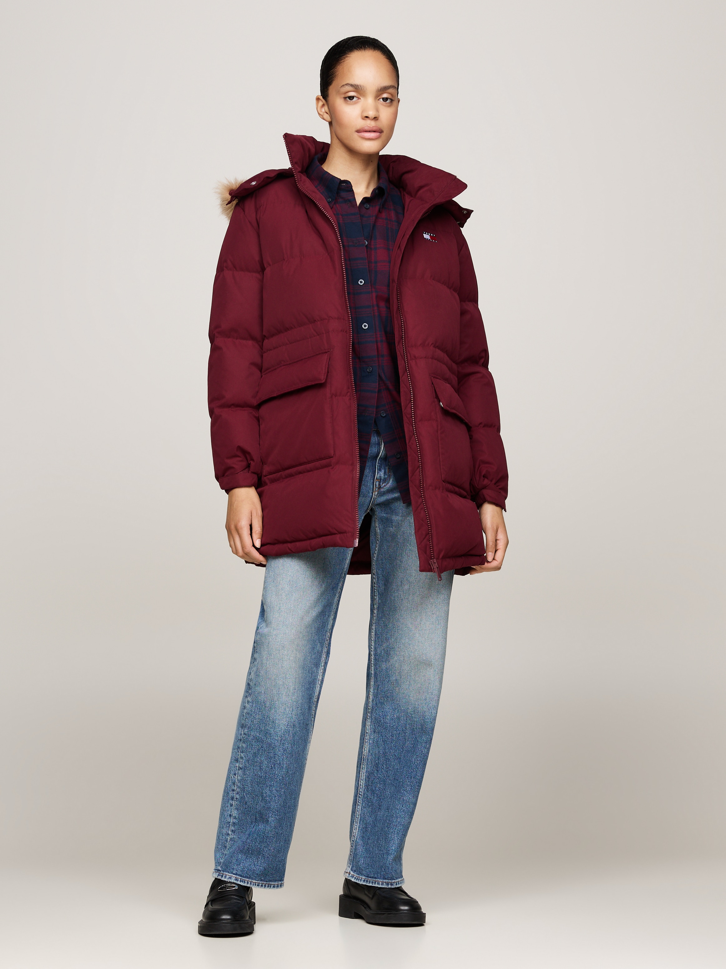 Tommy Jeans Steppjacke »TJW MIDI ALASKA FAUX FUR«, mit Kapuze, mit Fellimitat