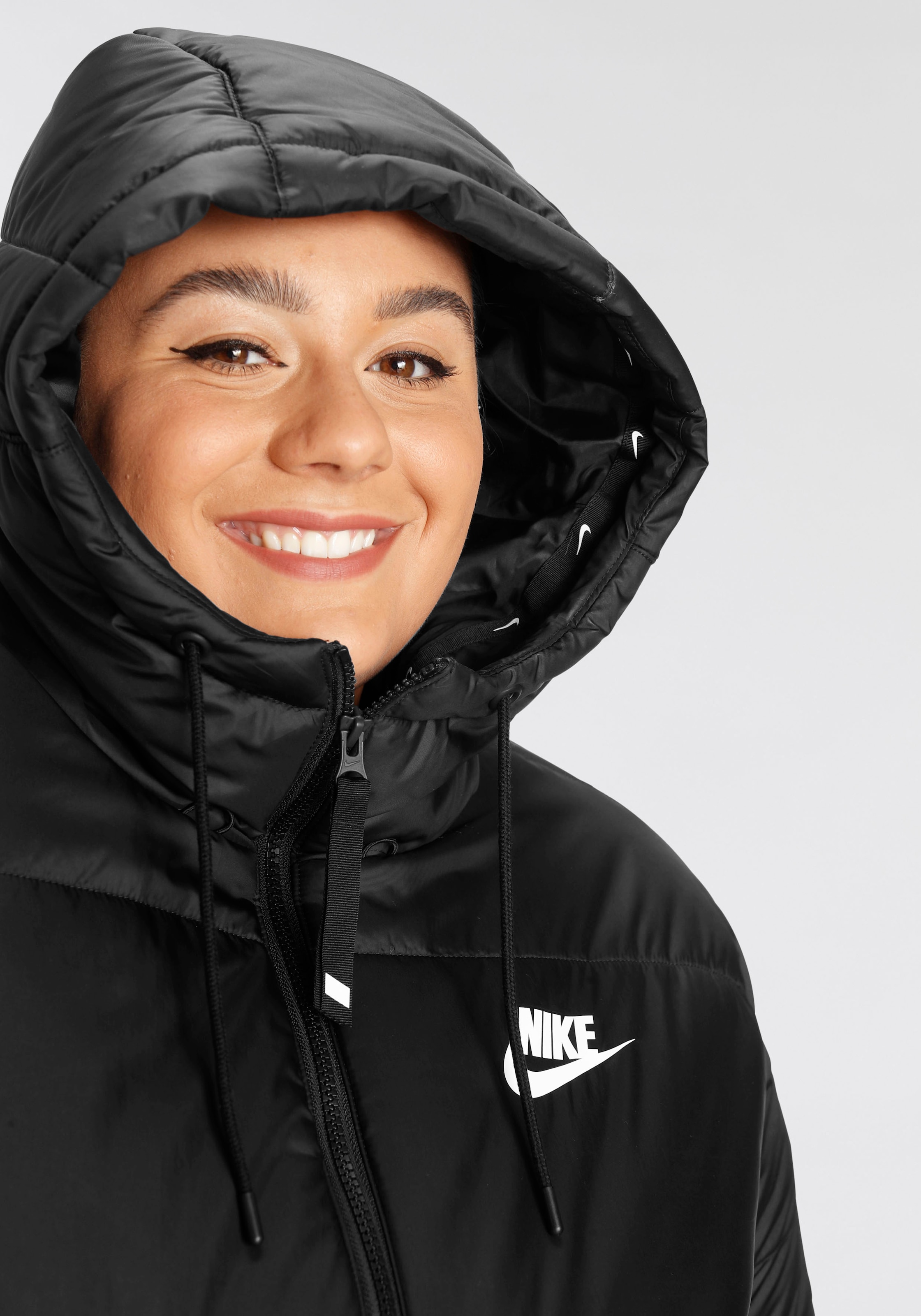 Nike Sportswear Outdoorjacke »WNSW TF Jelmoli-Versand Schweiz RPL kaufen CLASSIC online mit TAPE Kapuze bei JACKET«