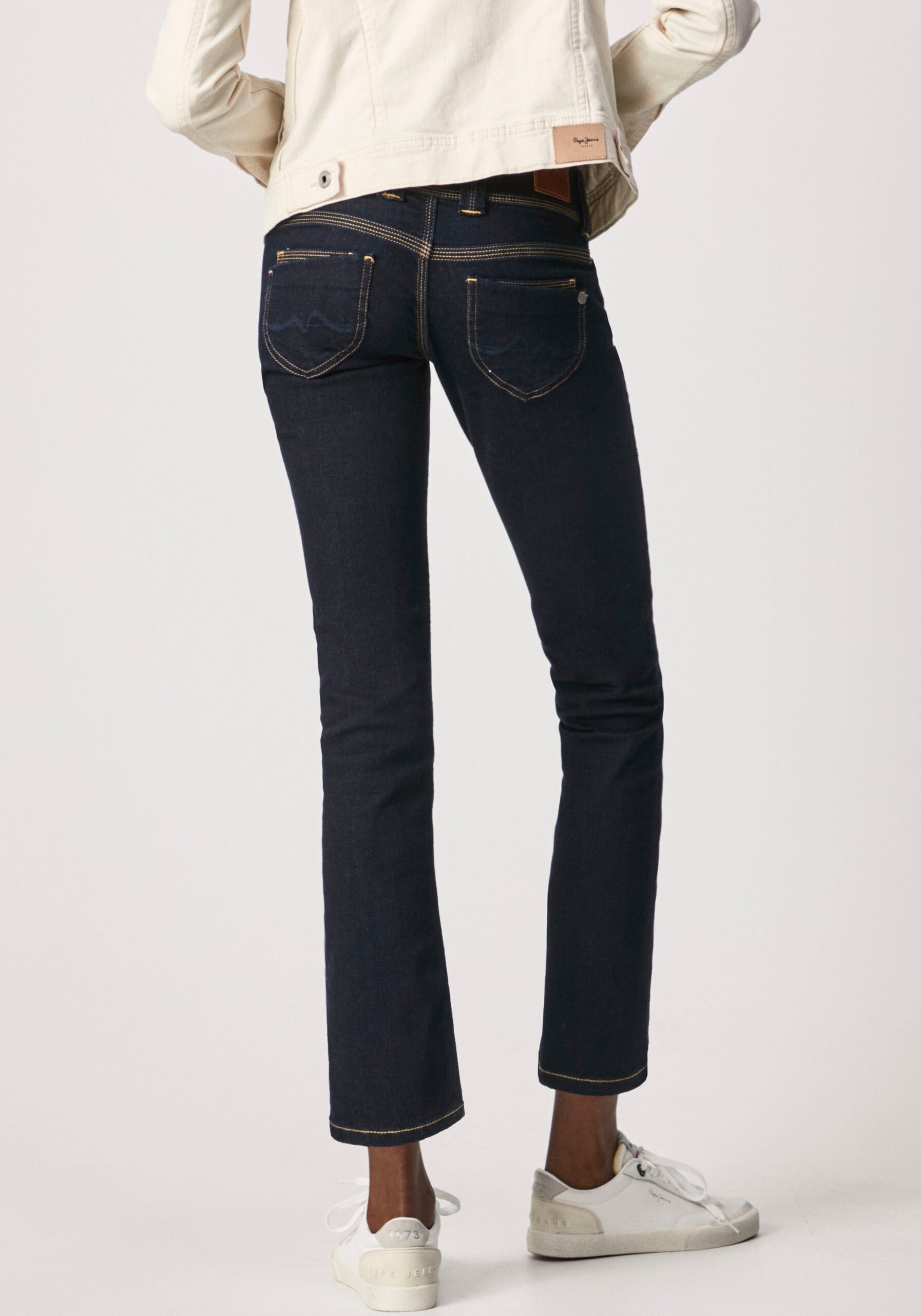 Pepe Jeans Straight-Jeans »VENUS«, mit Badge
