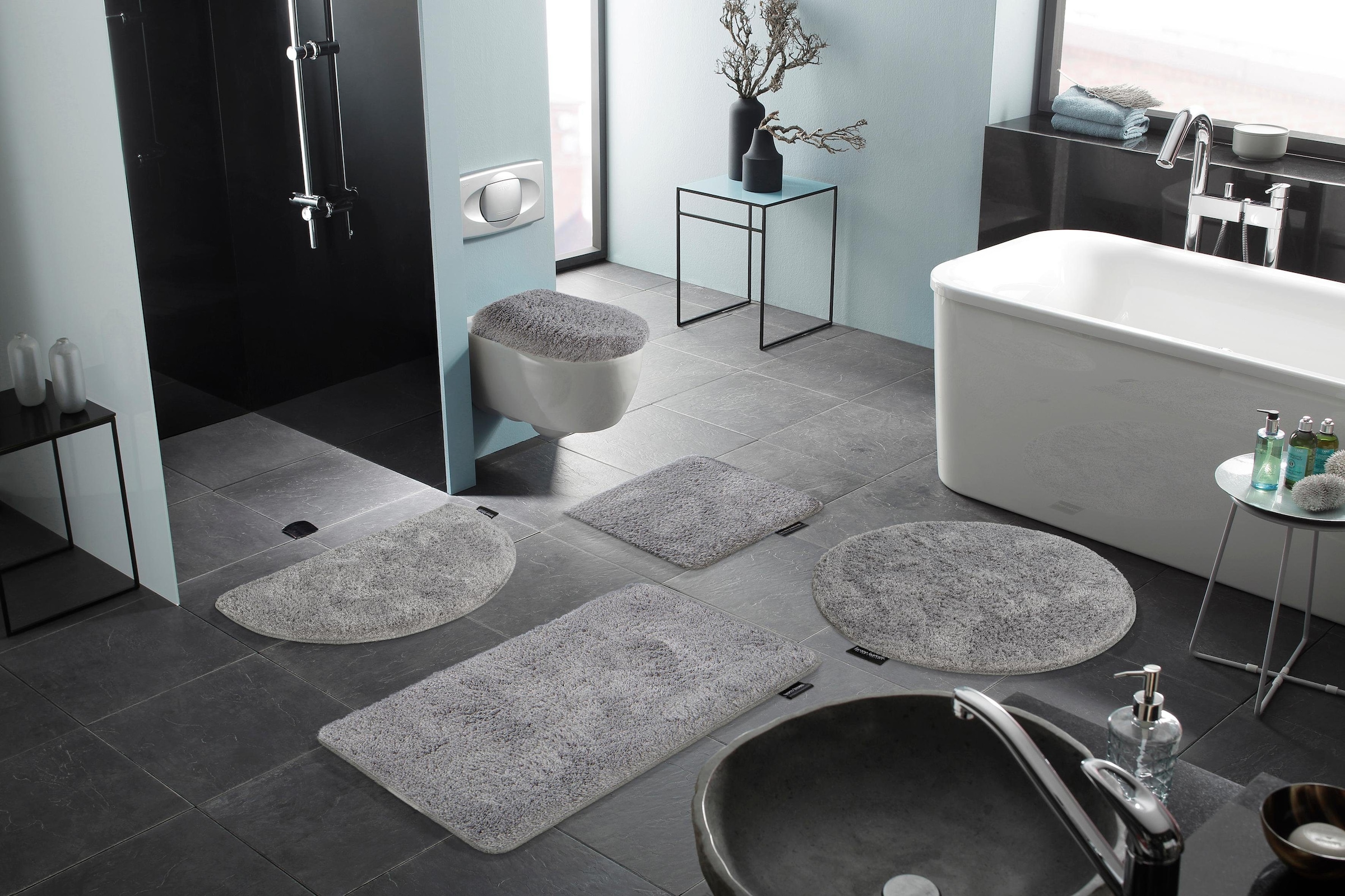 Bruno Banani Badematte »Lana, Badvorleger, Badezimmer Teppich«, rutschhemmend beschichtet, fussbodenheizungsgeeignet-schnell trocknend-strapazierfähig, Badteppich, Badematten, unifarben, auch als 3 teiliges Set & rund