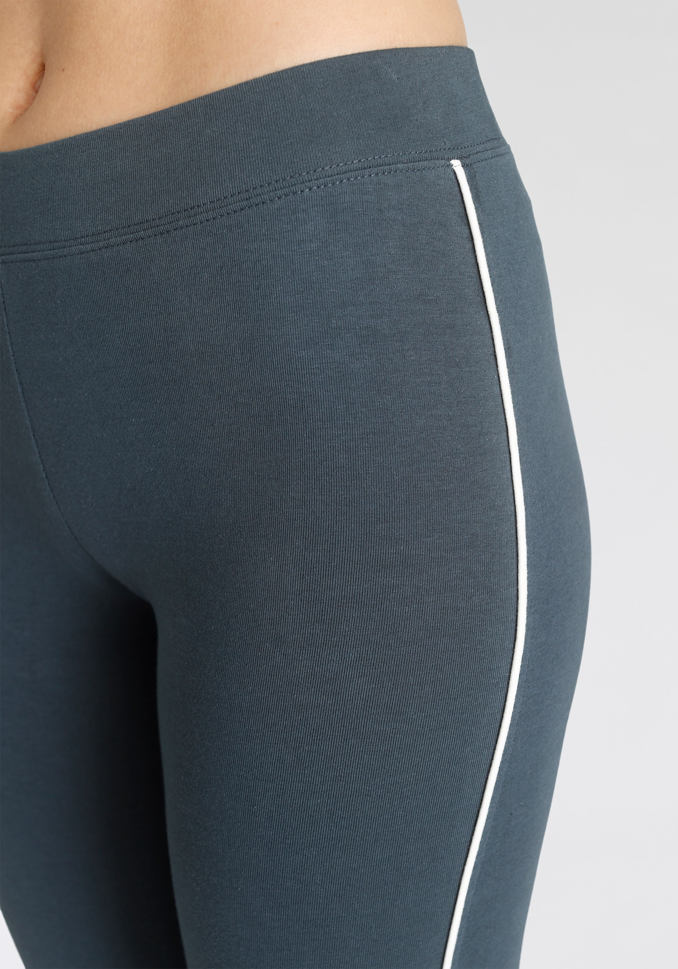 H.I.S Leggings, mit weisser Kontrastpaspel, Loungewear