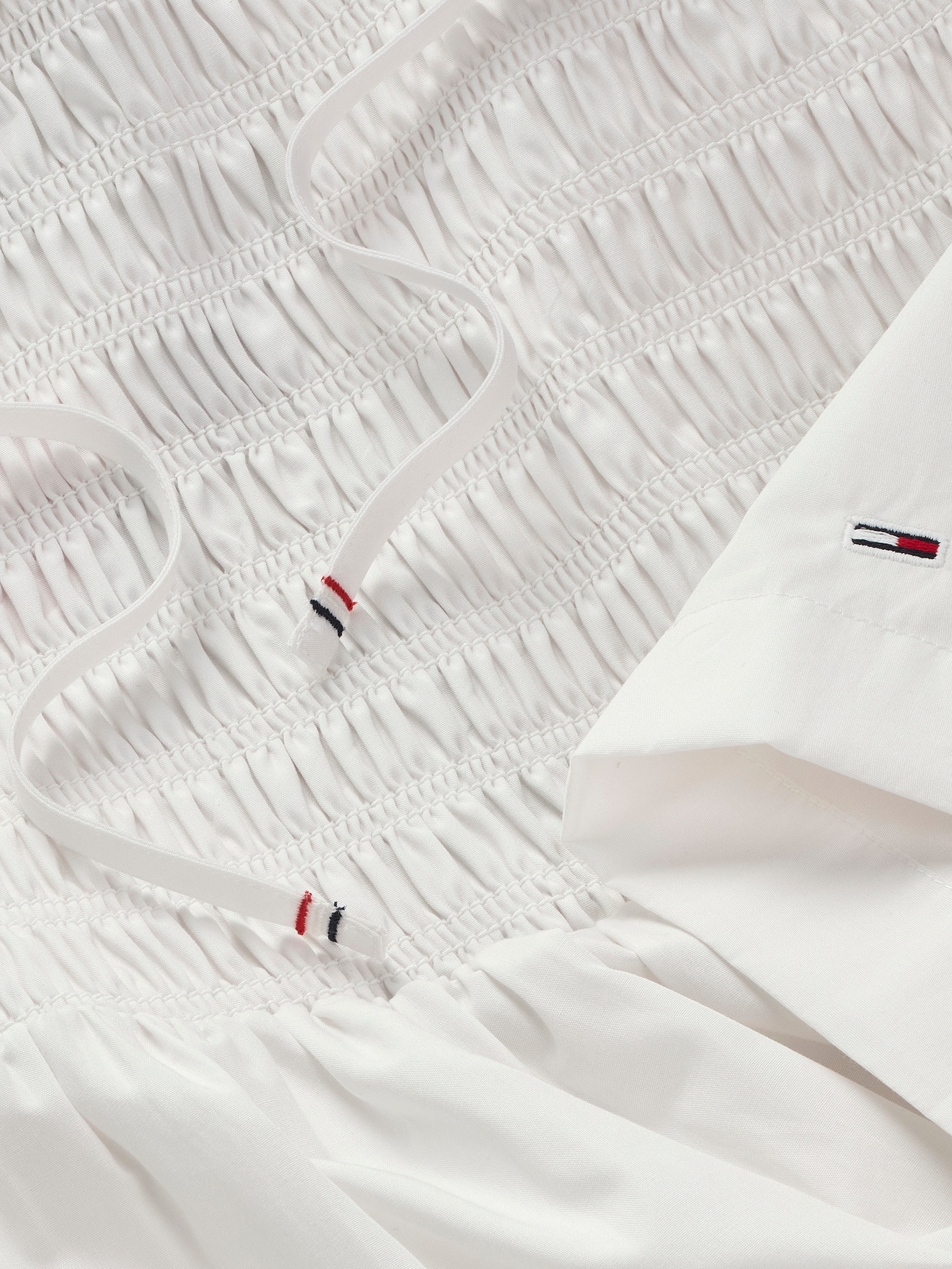 Tommy Jeans Smokkleid »TJW RUCHE F&F POPLIN DRESS EXT«, in Smok-Optik