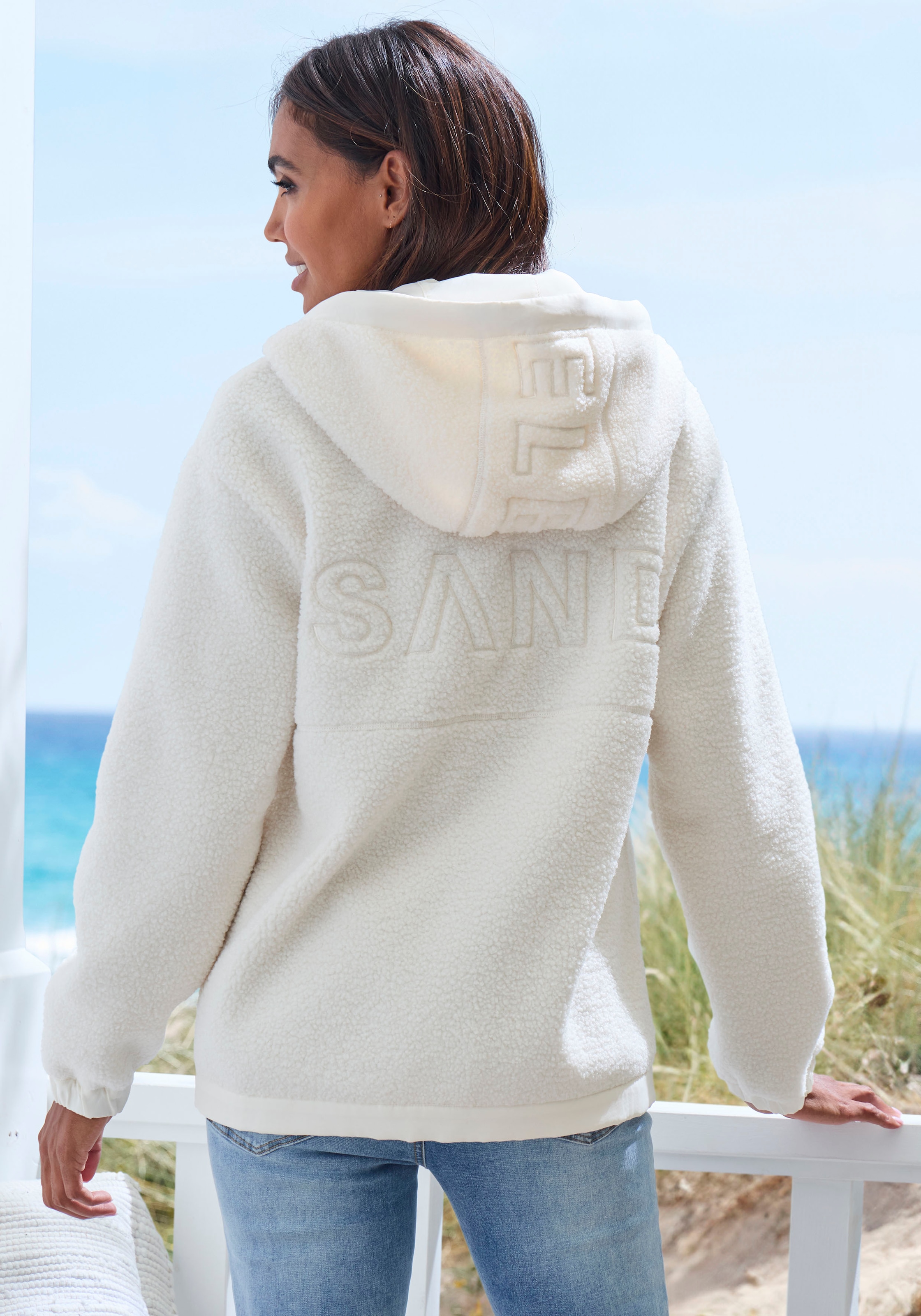 Elbsand Fleecejacke, mit Kapuze, aus Teddy-Fleece- mit Kapuze und schönem Logo auf der Rückseite