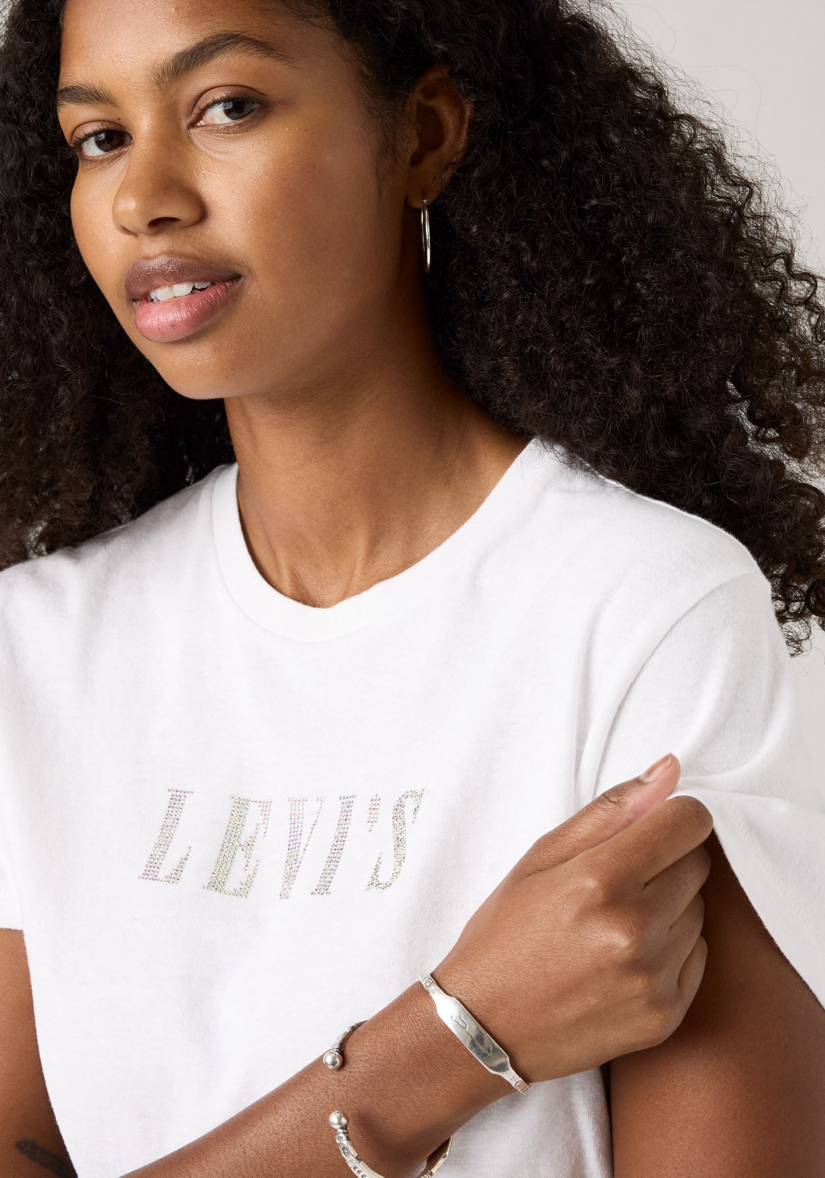 Levi's® T-Shirt »GRAPHIC CLASSIC T«, Glitzerne Applikation