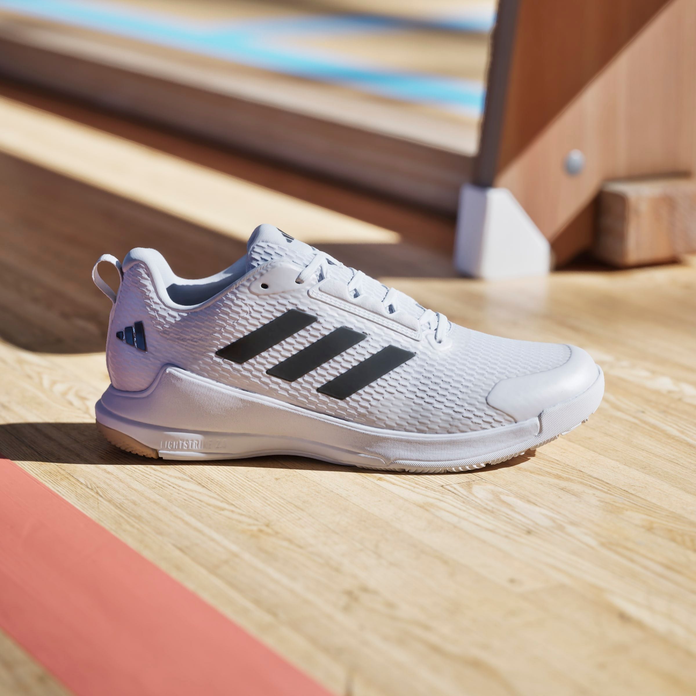 adidas Performance Hallenschuh »NOVAFLIGHT 2 INDOOR«, besonders geeignet für Handball und Volleyball