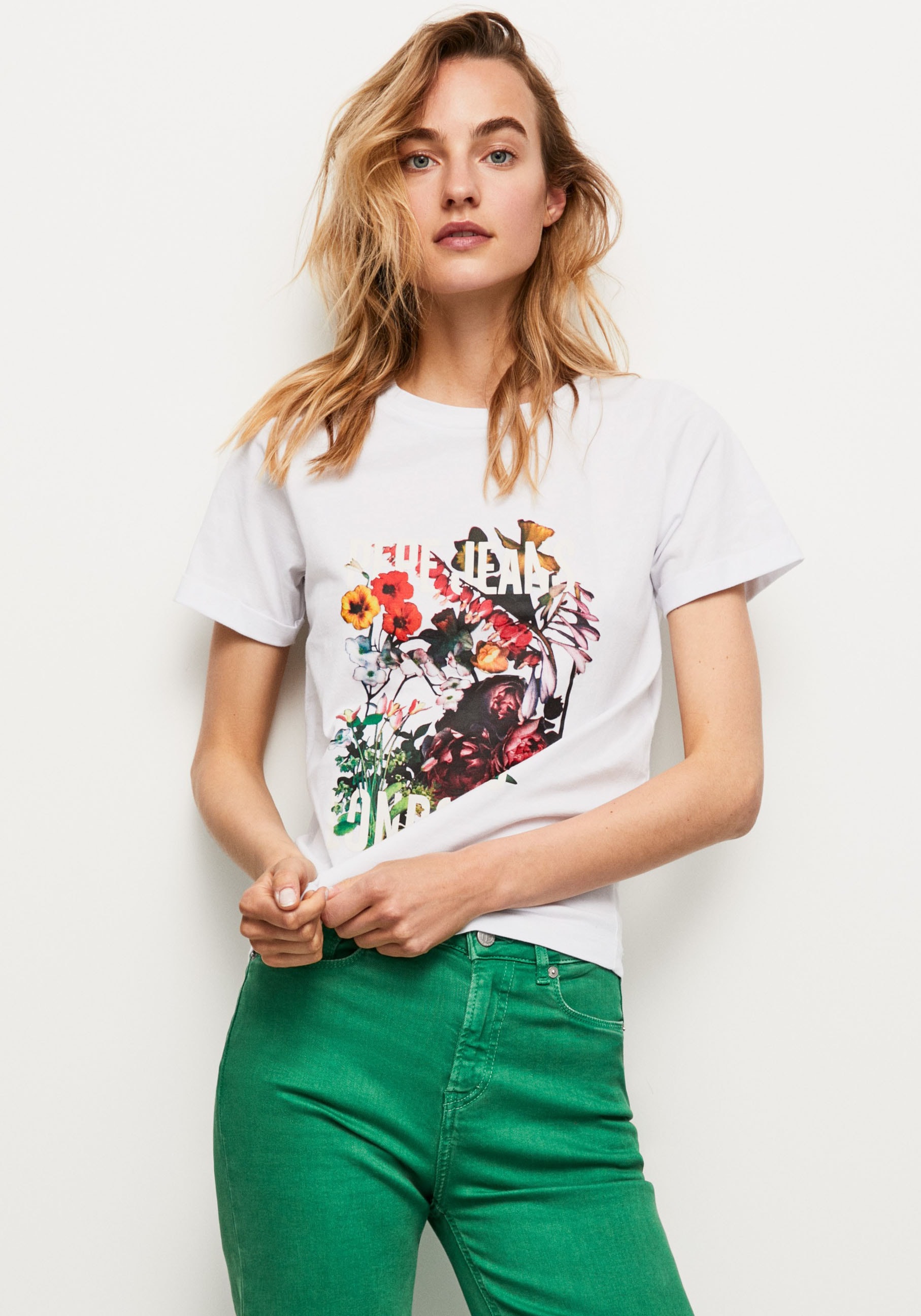 Pepe Jeans T-Shirt, in markentypischem Jelmoli-Versand mit online Frontprint Passform Schweiz oversized tollem bei bestellen und
