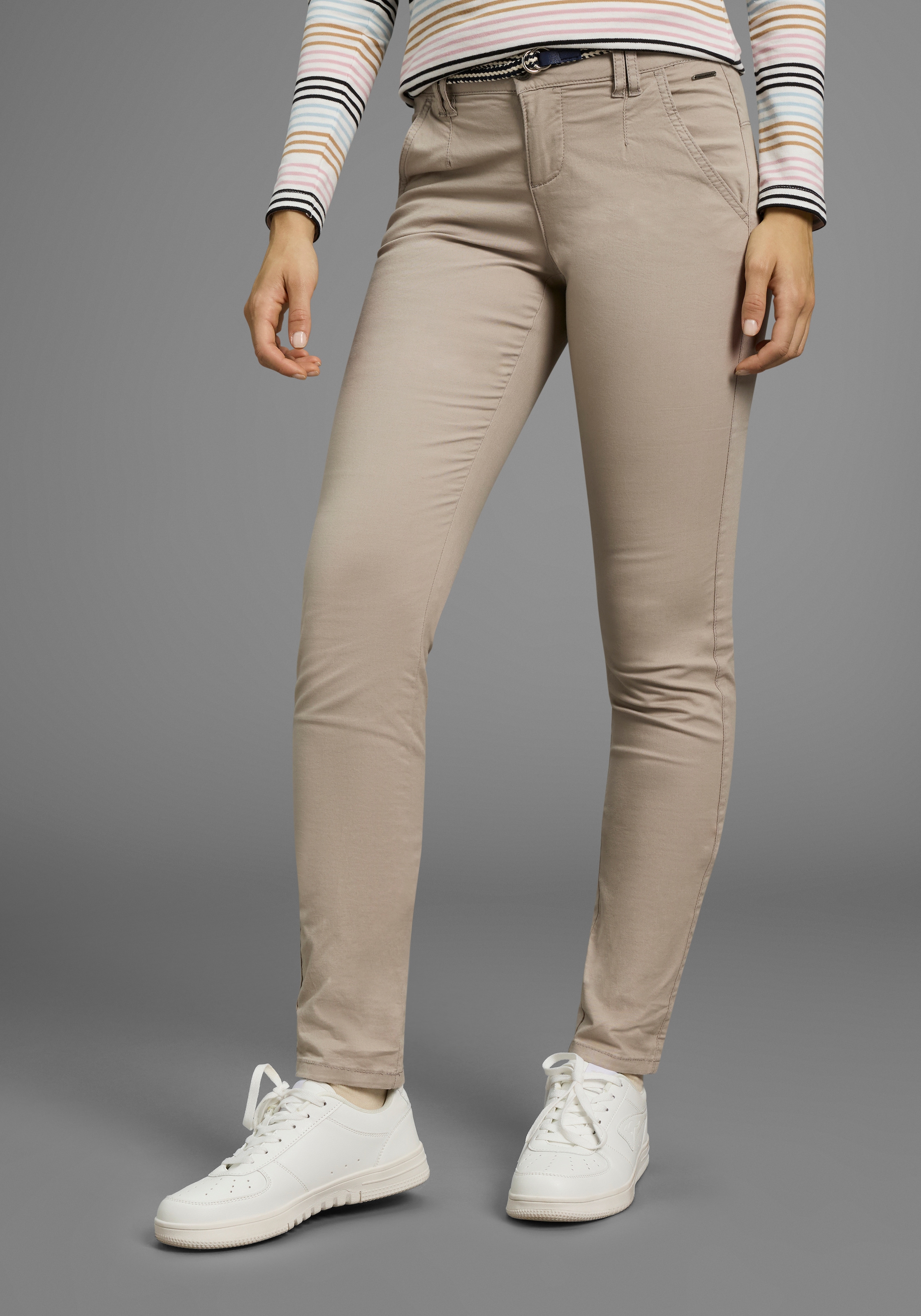 KangaROOS Chinohose in schmaler Form, mit Kordel zu binden