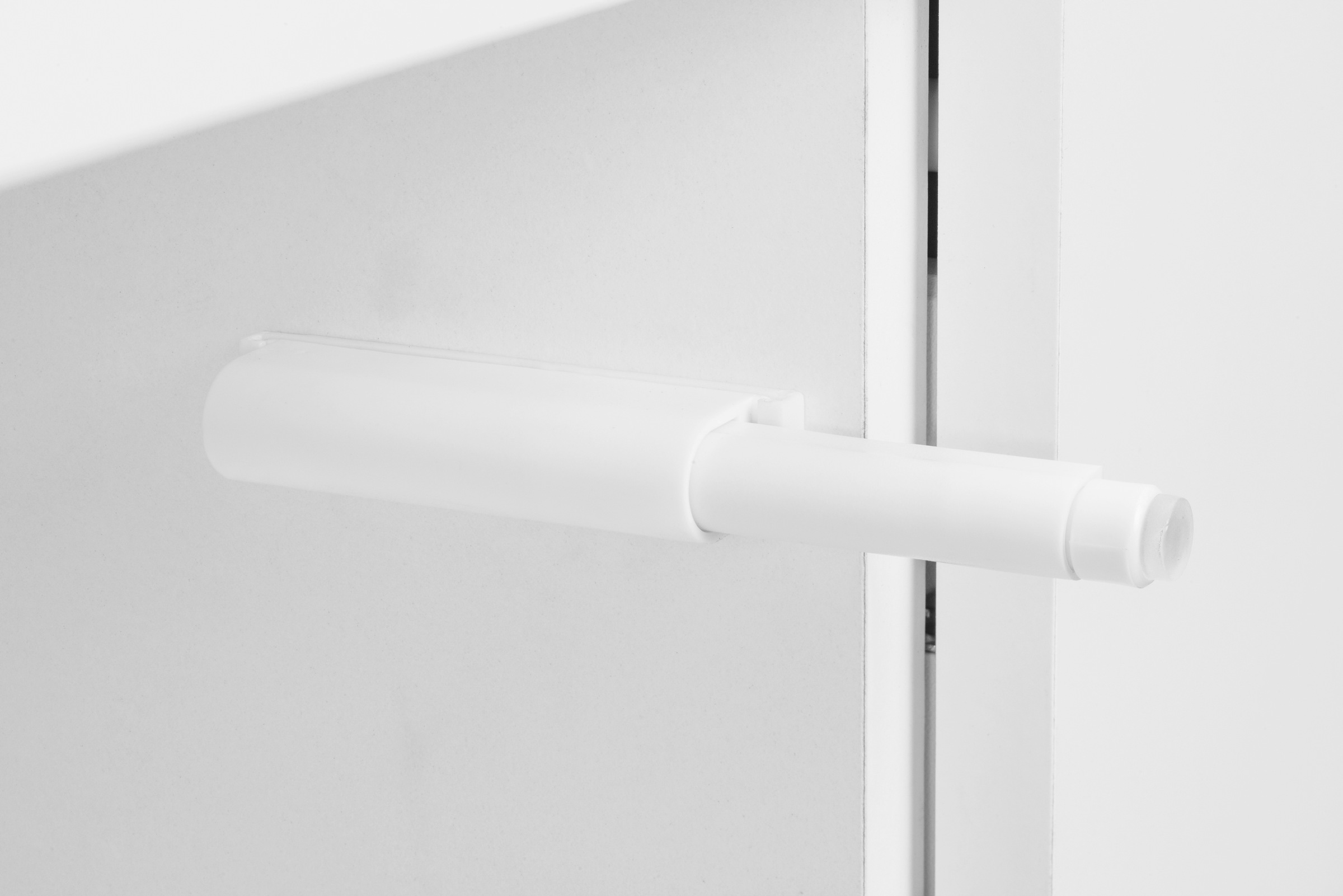 borchardt Möbel Kommode »Rova«, Breite 93 cm, 4-türig, Kommode mit viel Stauraum, weiss-glänzend