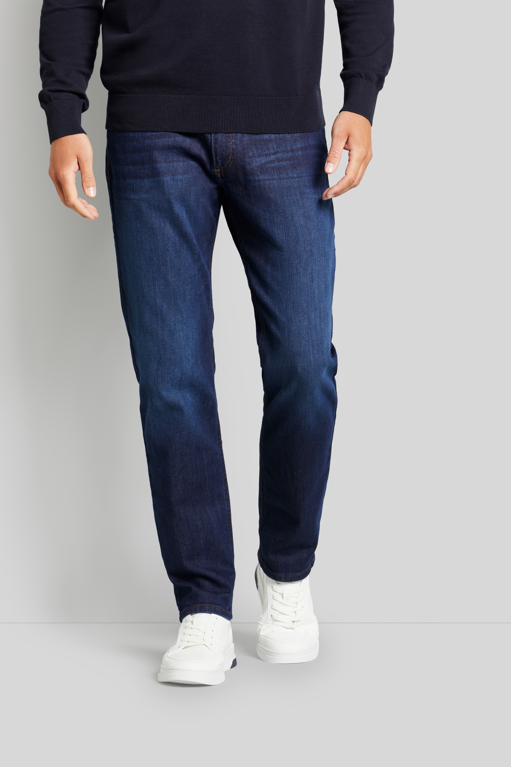 5-Pocket-Jeans, mit einem leichten Used Look