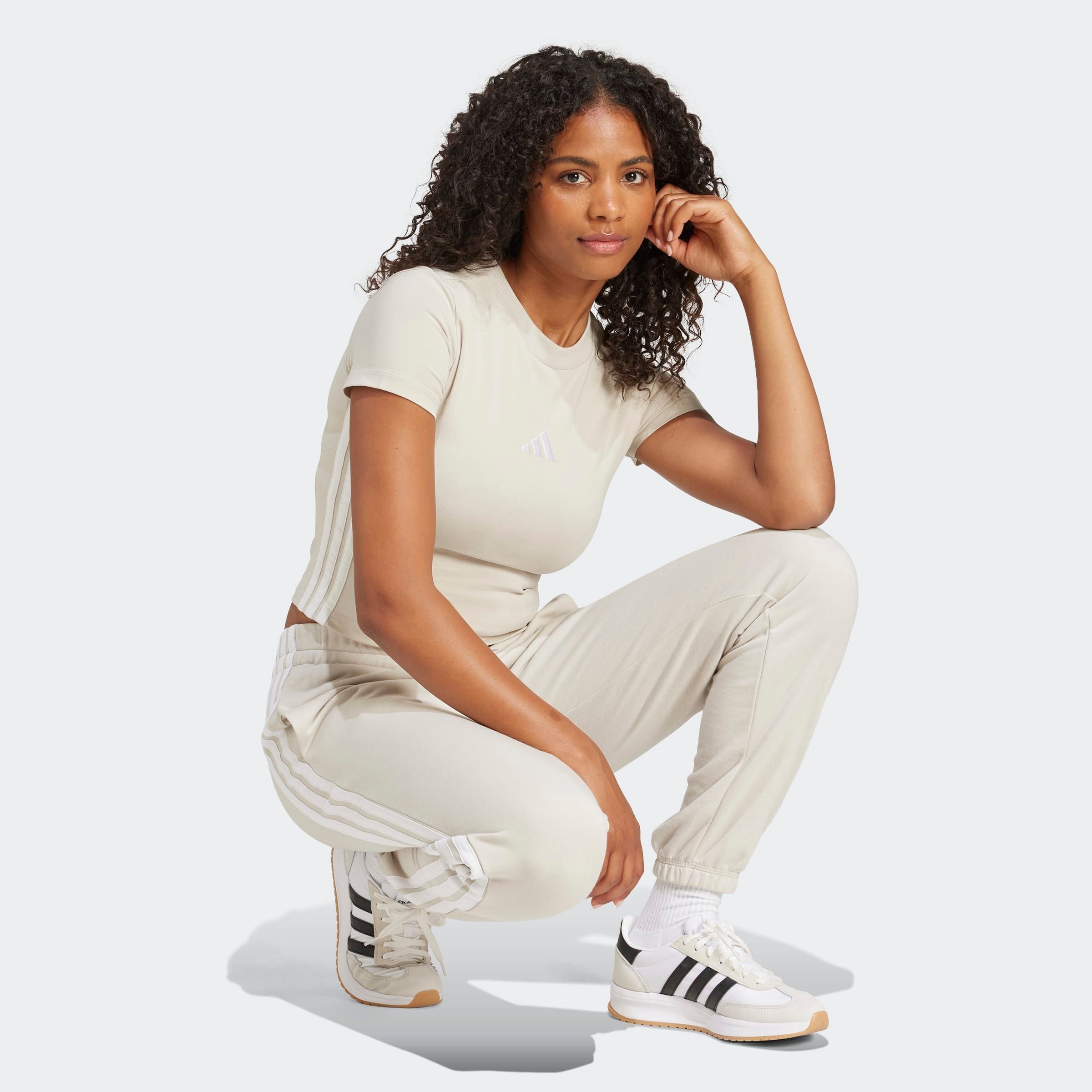 adidas Sportswear Sporthose »W 3S FT CF PT«, (1 tlg.), Reguläre Passform, mittelhoher Bund, weiches French Terry Material