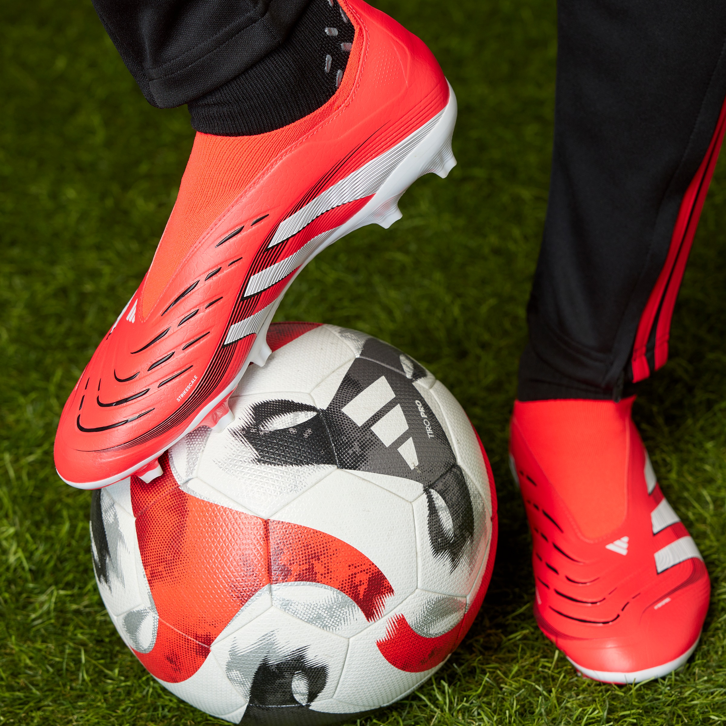 adidas Performance Fussballschuh »PREDATOR LEAGUE LACELESS FG/MG«, für Rasenplätze