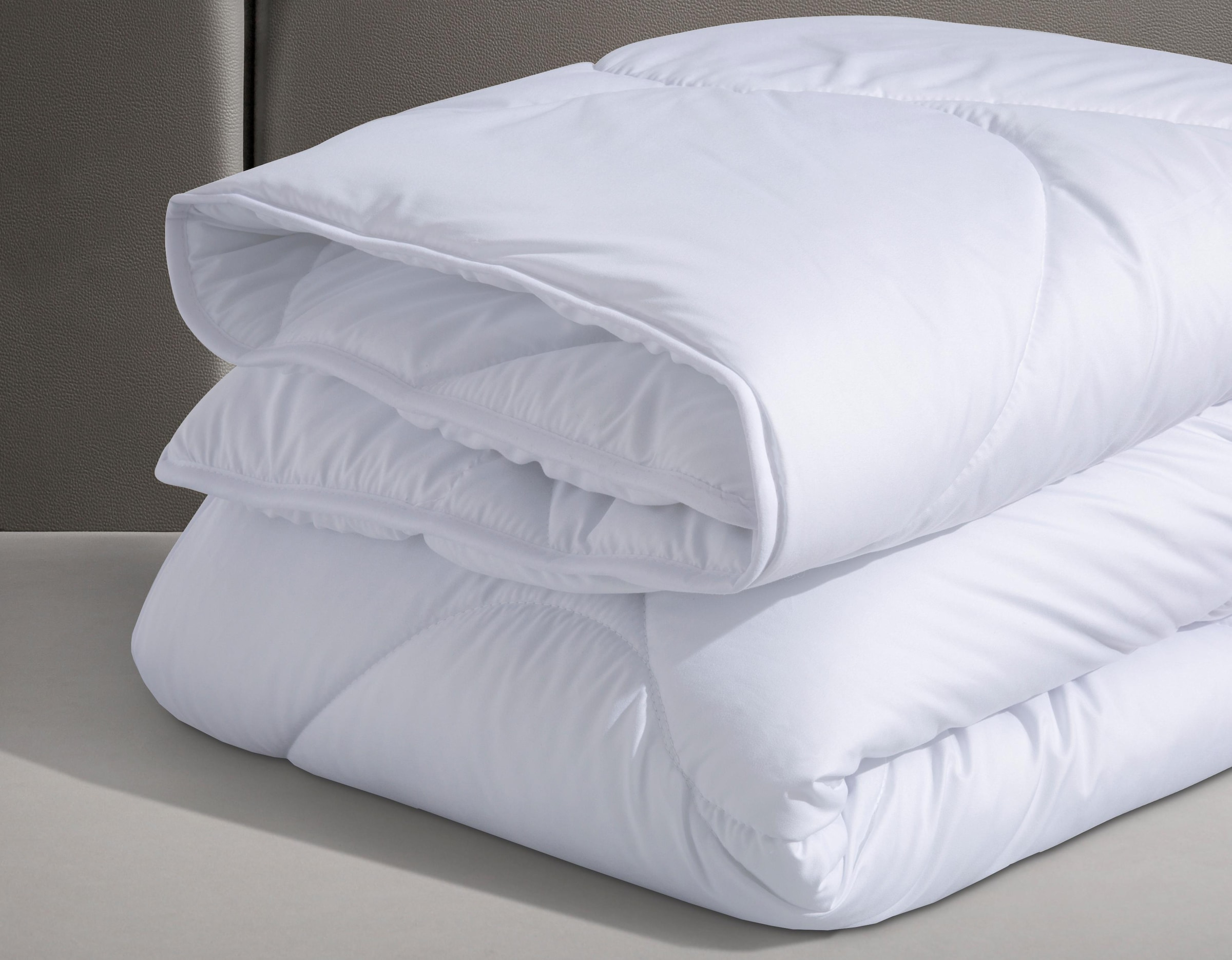 fan Microfaserbettdecke »Microfaser kochfest, Bettdecken für Sommer und Winter, Decke«, warm, Füllung 100% Polyester, Bezug 100% Polyester, (1 St.), Bettdecke 135x200 cm, 155x220 cm und weitere Grössen, Made in Germany