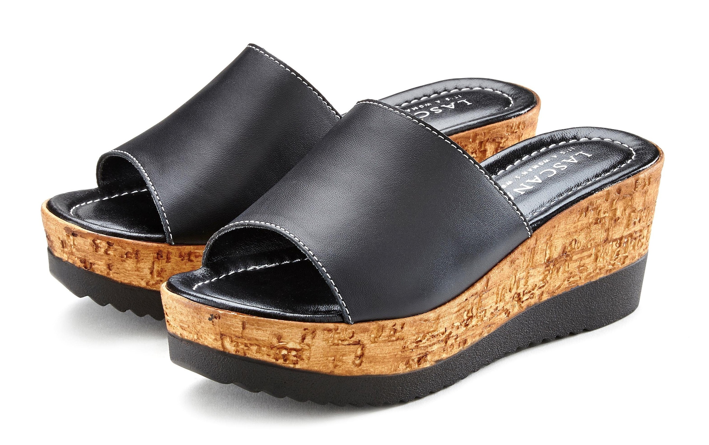 LASCANA Pantolette »Sommerschuh,« Mule, Sandale, offener Schuh aus Leder mit Keilabsatz