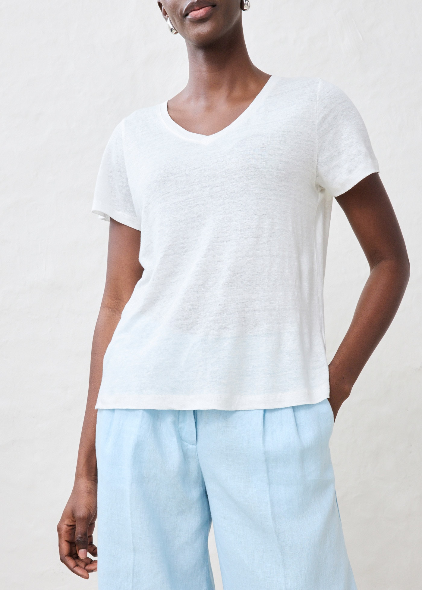 bonprix T-Shirt »Shirt aus reinem Leinen« Mit V-Ausschnitt und Kurzarm