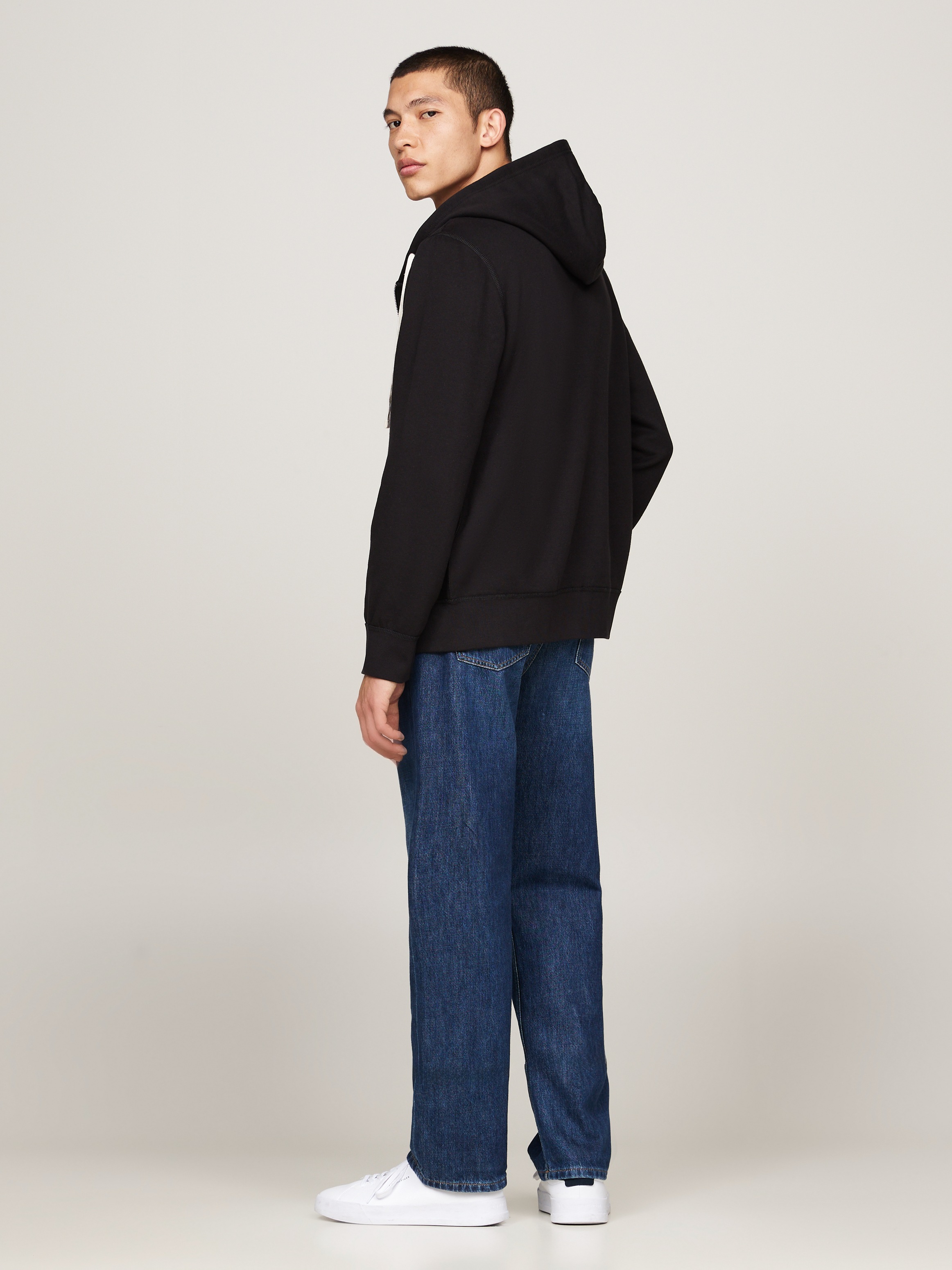 Tommy Hilfiger Kapuzensweatjacke »ESSENTIAL FLEECE ZIP THROUGH«, kleine Logostickerei