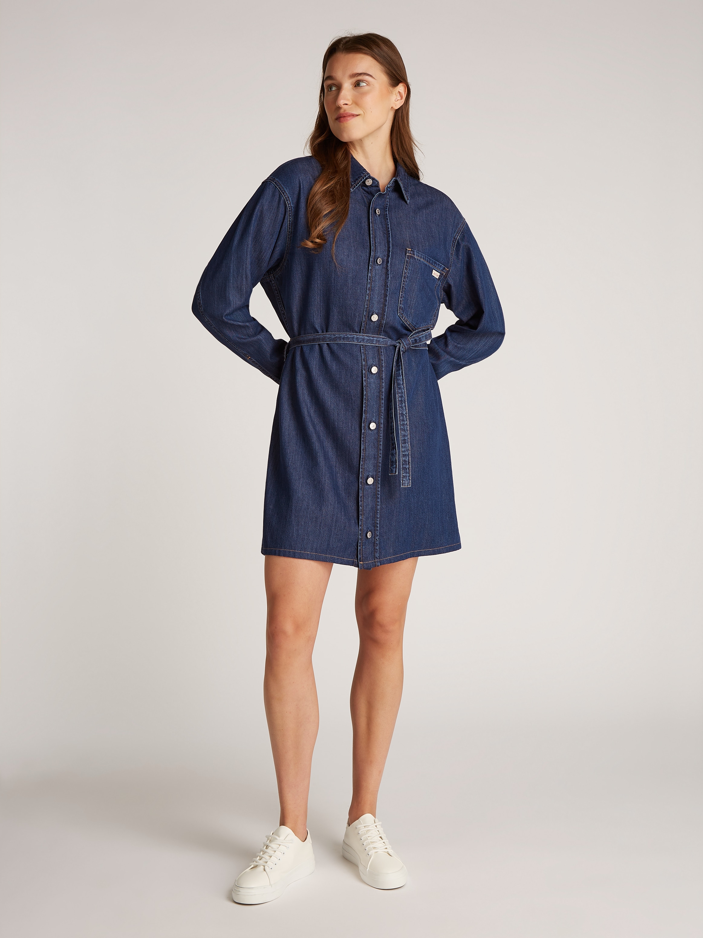 Calvin Klein Jeans Jeanskleid »BELTED TENCEL DENIM SHIRT DRESS« Brusttasche mit Logostickerei