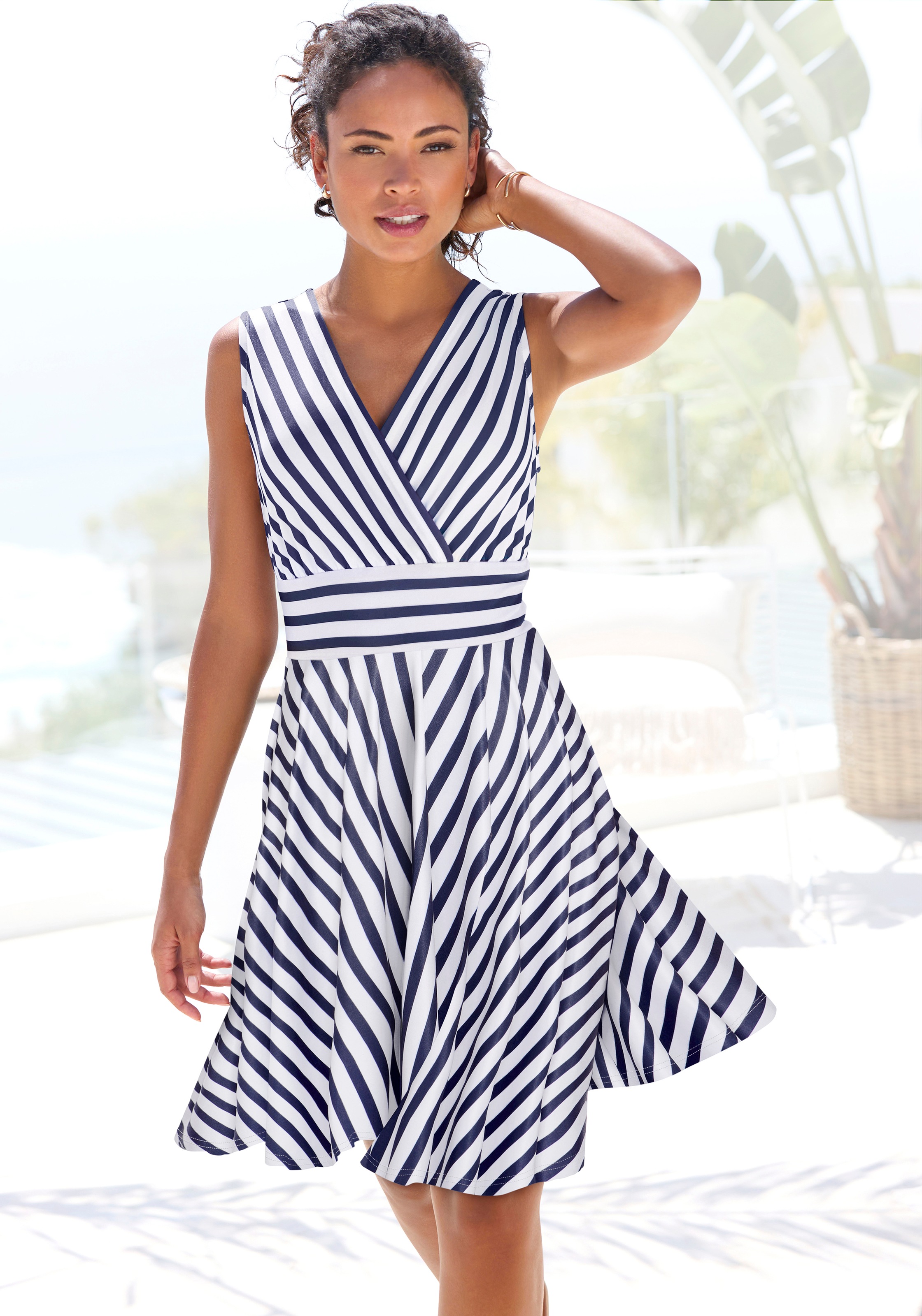 LASCANA Sommerkleid mit Streifenprint, Wickelkleid, tailliertes Minikleid, casual-chic